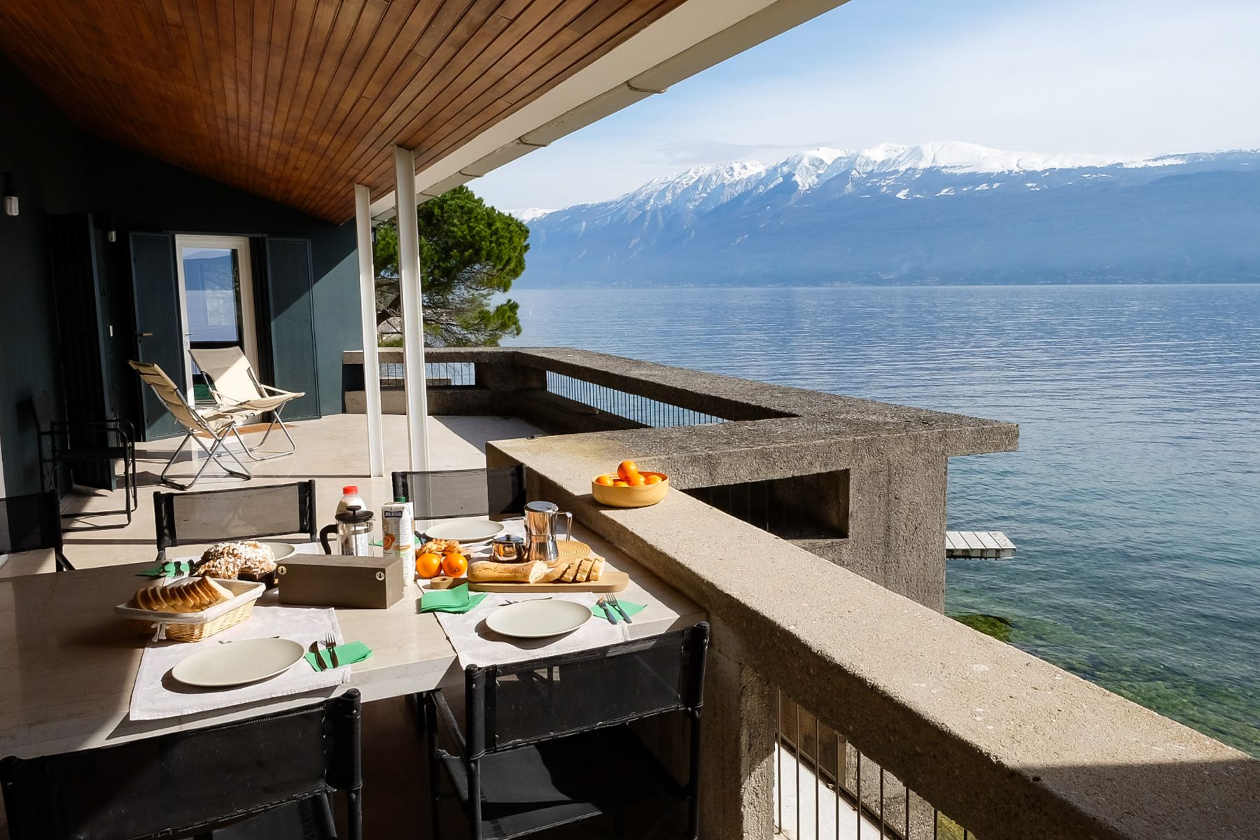 Villa Cedro Valtenesi Brescia: 3-Bedroom Lakefront Luxury Villa Rental on Lake Garda with S