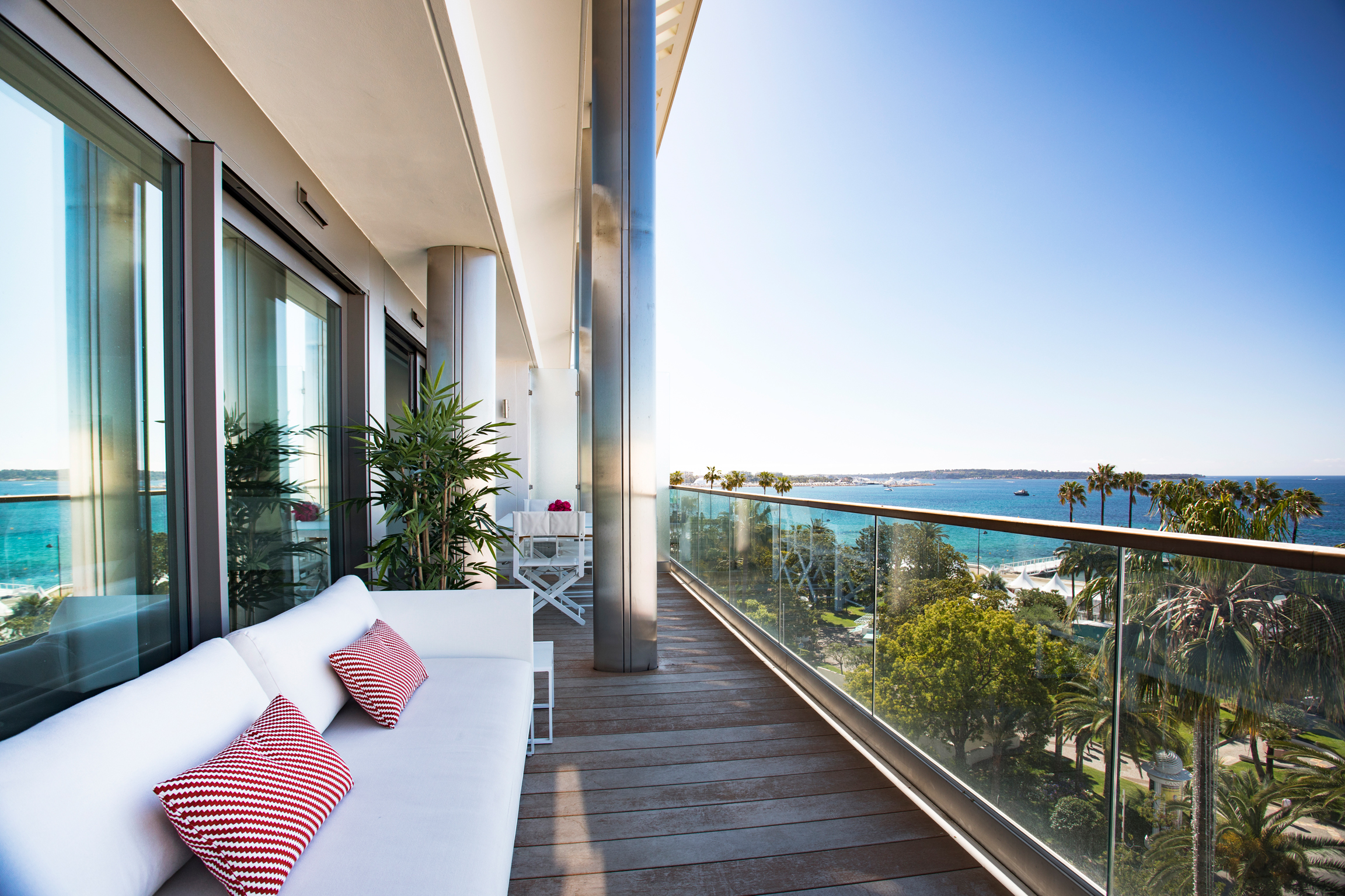 Villa Céladon Calanque Basse: Luxury 2-Bedroom Villa with Sea Views and Air-Con, Cannes