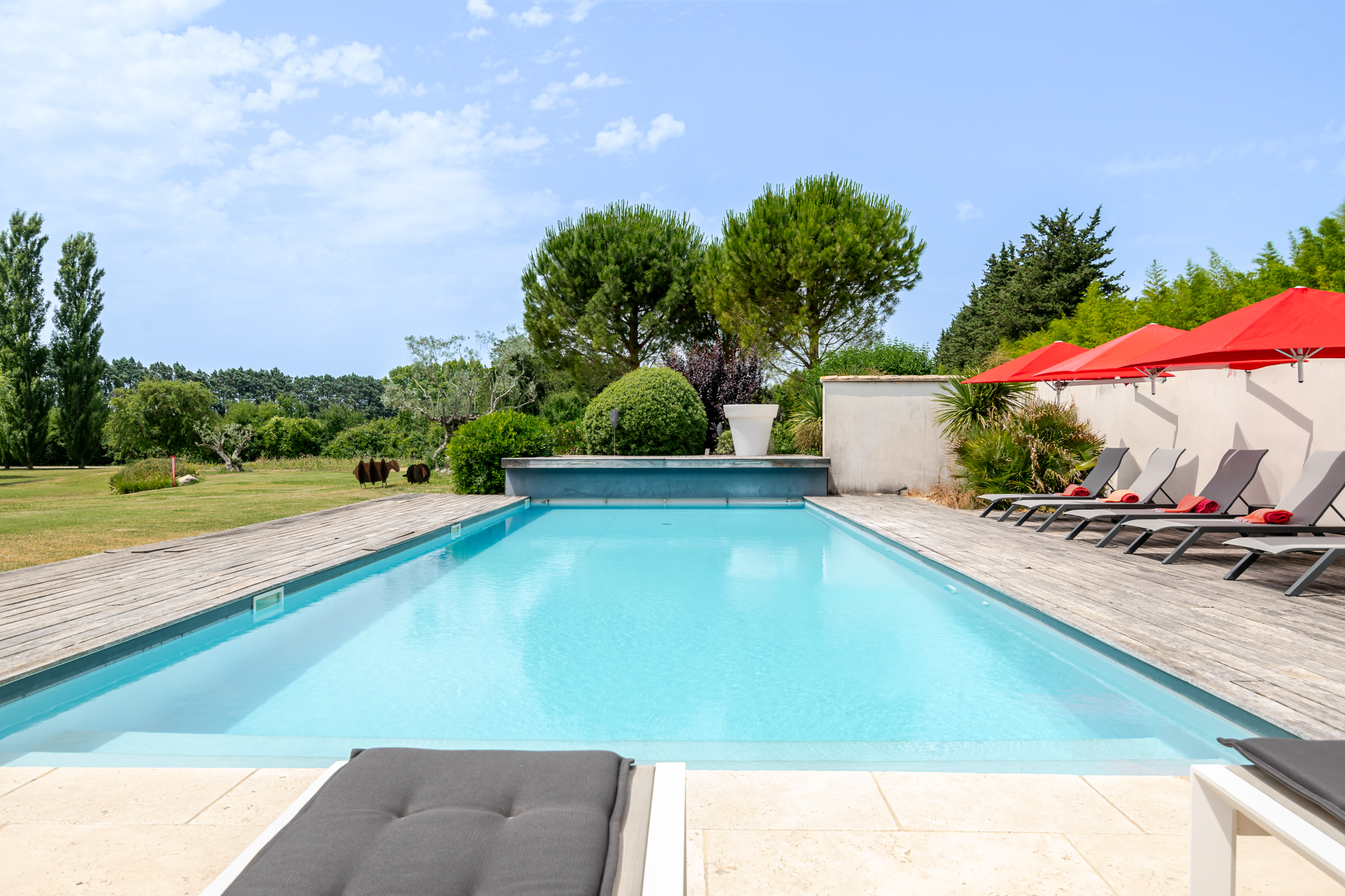 Villa Céladon Glanum Vaucluse: Luxury 9-Bedroom Villa with Heated Pool and Spa in Saint-Rémy-de-Provence