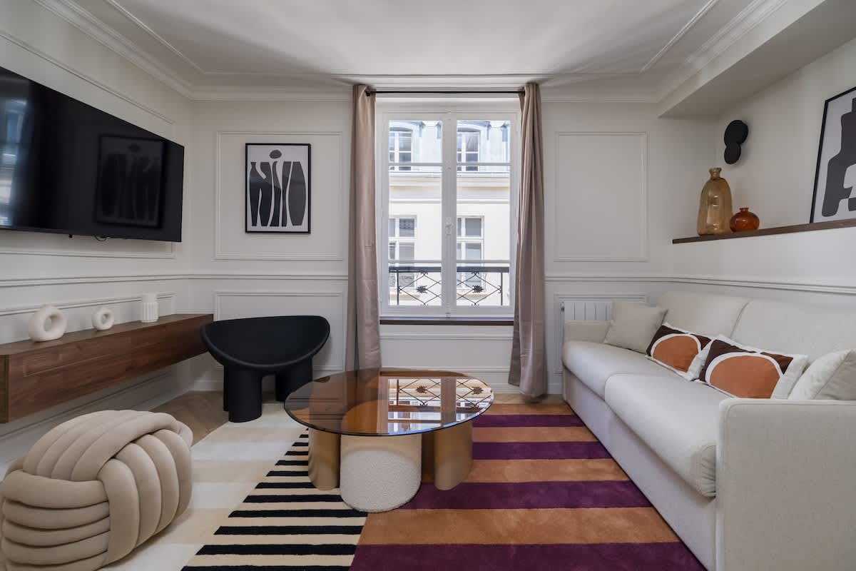Villa Genêt Place Saint-Michel Montorgueil – Les Halles: Luxury 2-Bedroom House with Spa and Air-Con, Montorgueil – Les Halles, Paris