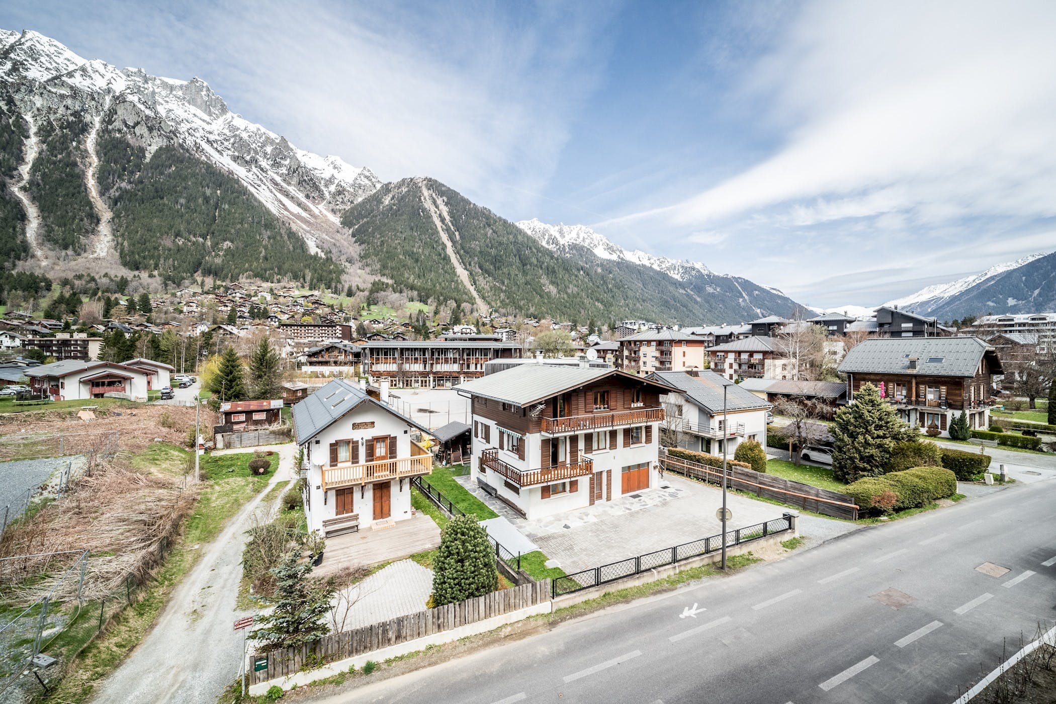 Villa Céladon Les Praz Chamonix: Charming 2-Bedroom Apartment with Mountain Views and Spa, Chamonix
