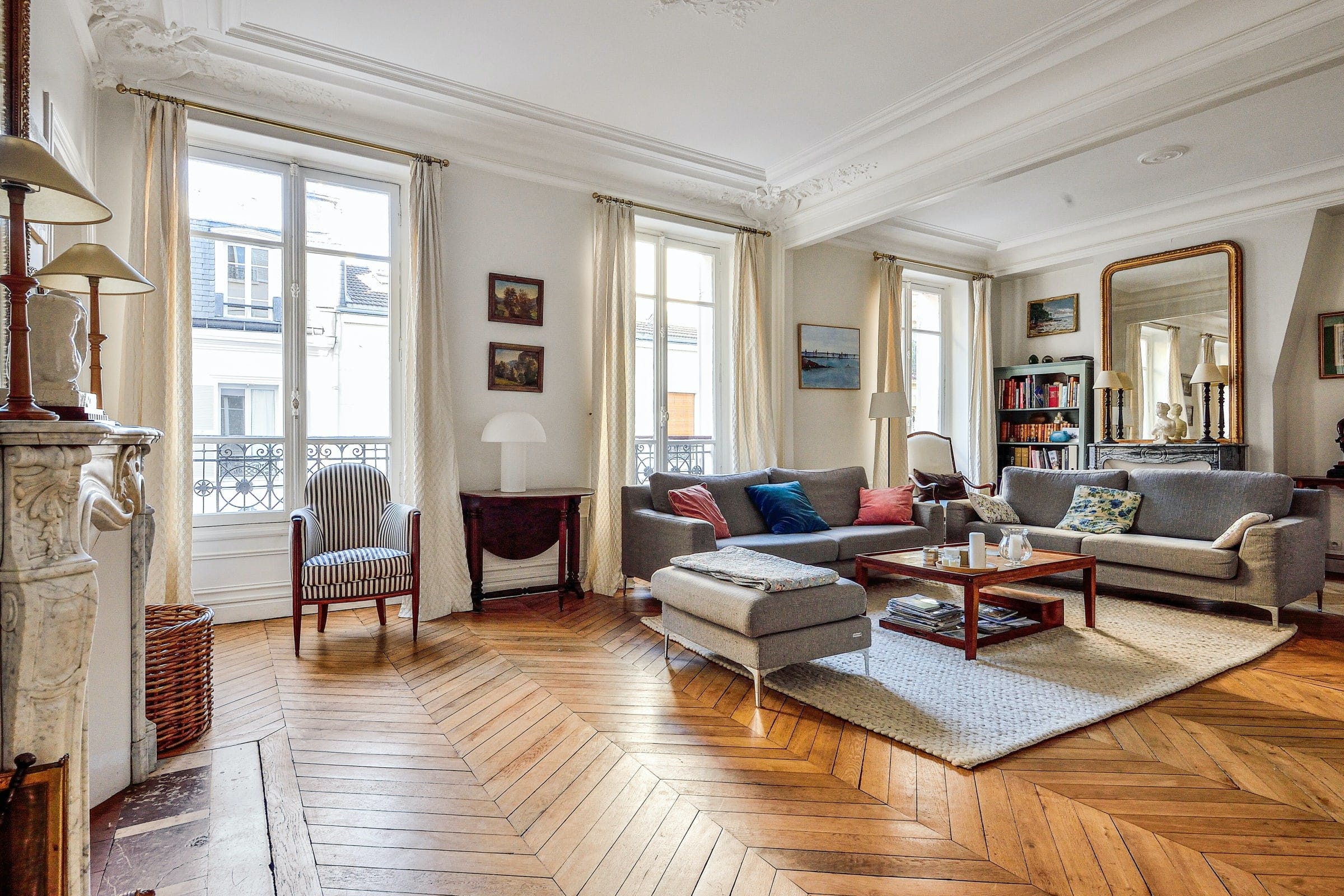 Villa Céladon Longchamp Neuilly: Luxury 2-Bedroom Apartment with Private Parking, Neuilly-sur-Seine