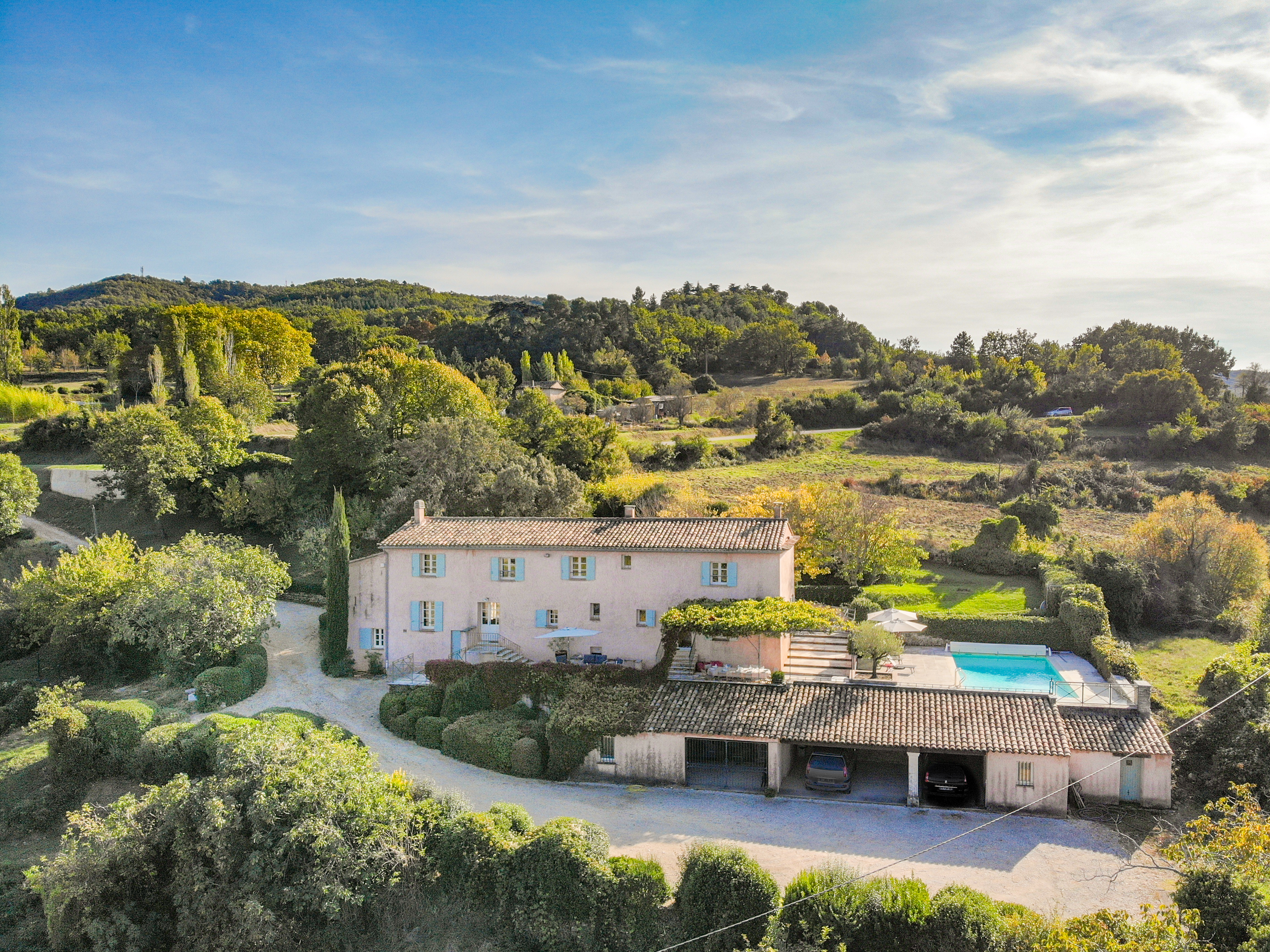 Villa Céladon Mazet Vaucluse: Luxury 5-Bedroom Villa with Swimming Pool and Spa in Vaucluse, Provence