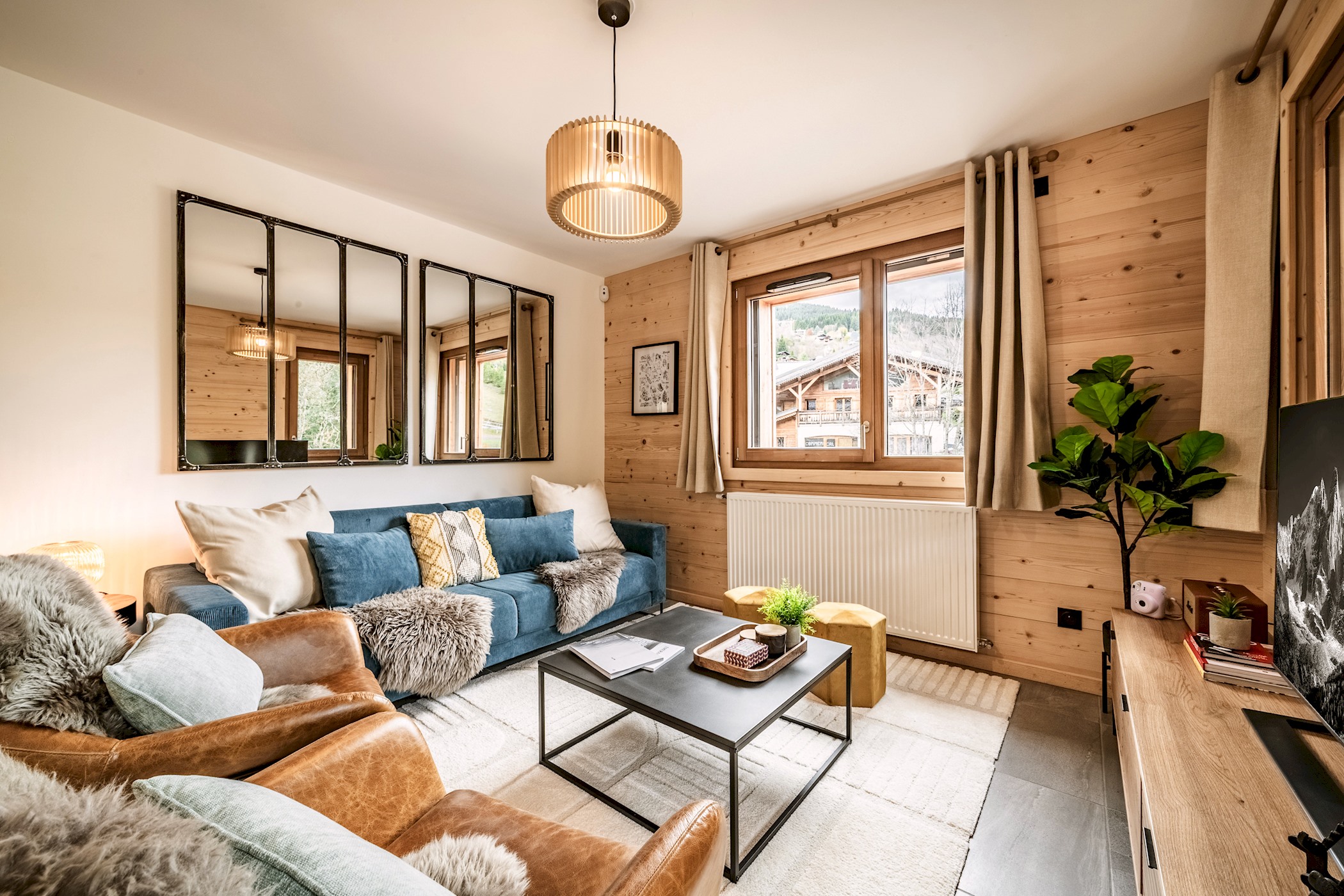 Villa Céladon Perrières Les Gets: Chic 3-Bedroom Ski Chalet Rental with Spa and Parking in Les Gets