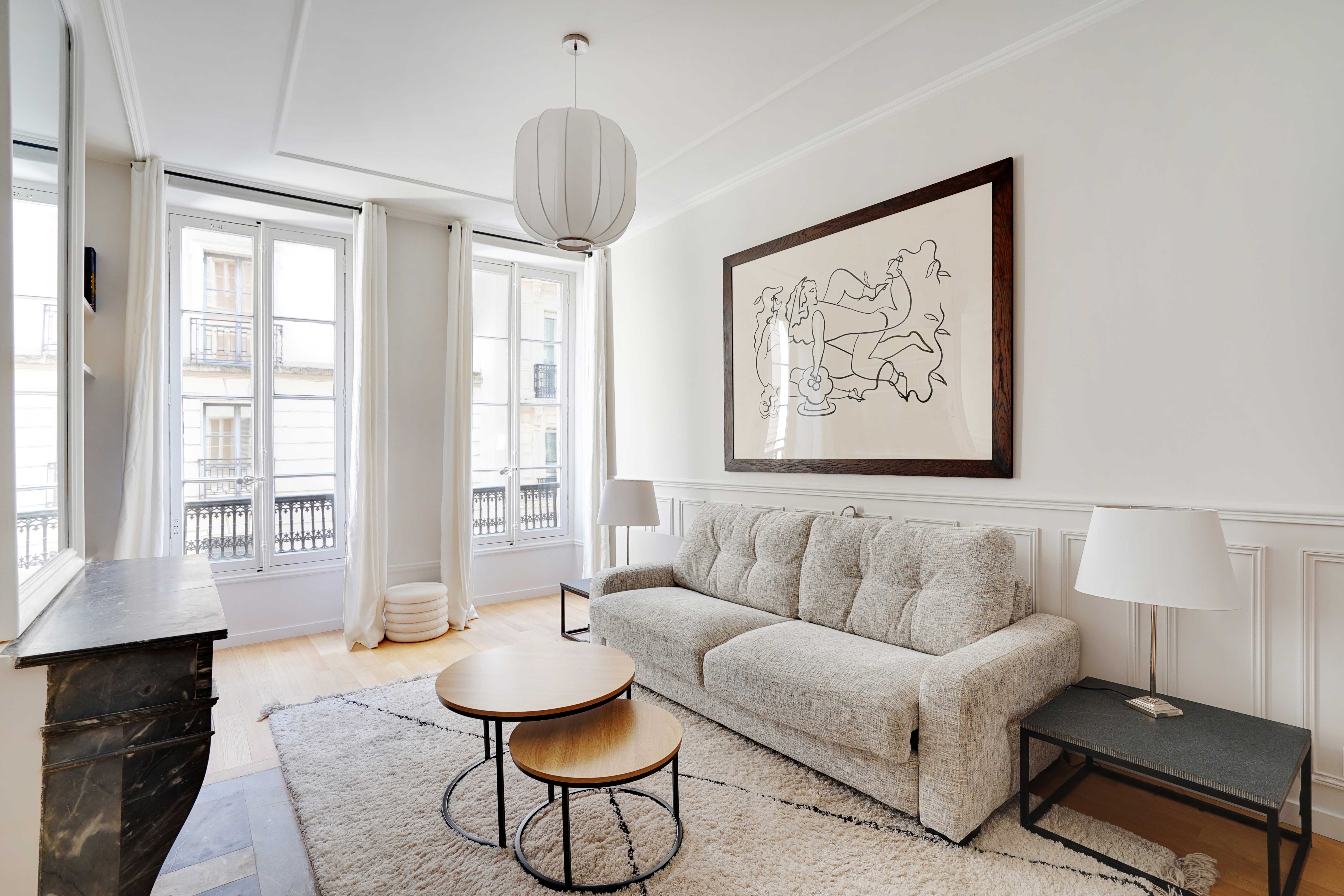 Villa Céladon Saint-Georges Paris: Chic 1-Bedroom Apartment with Private Parking in Opéra Paris