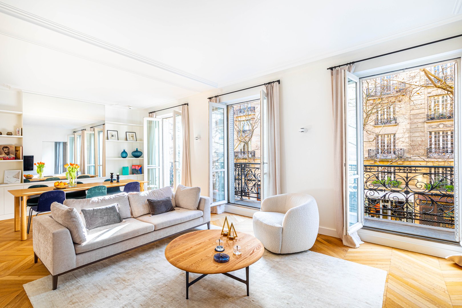 Villa Céladon Vaugirard Paris: Luxury 2-Bedroom Apartment with Spa and Private Parking, Eiffel Tower Paris