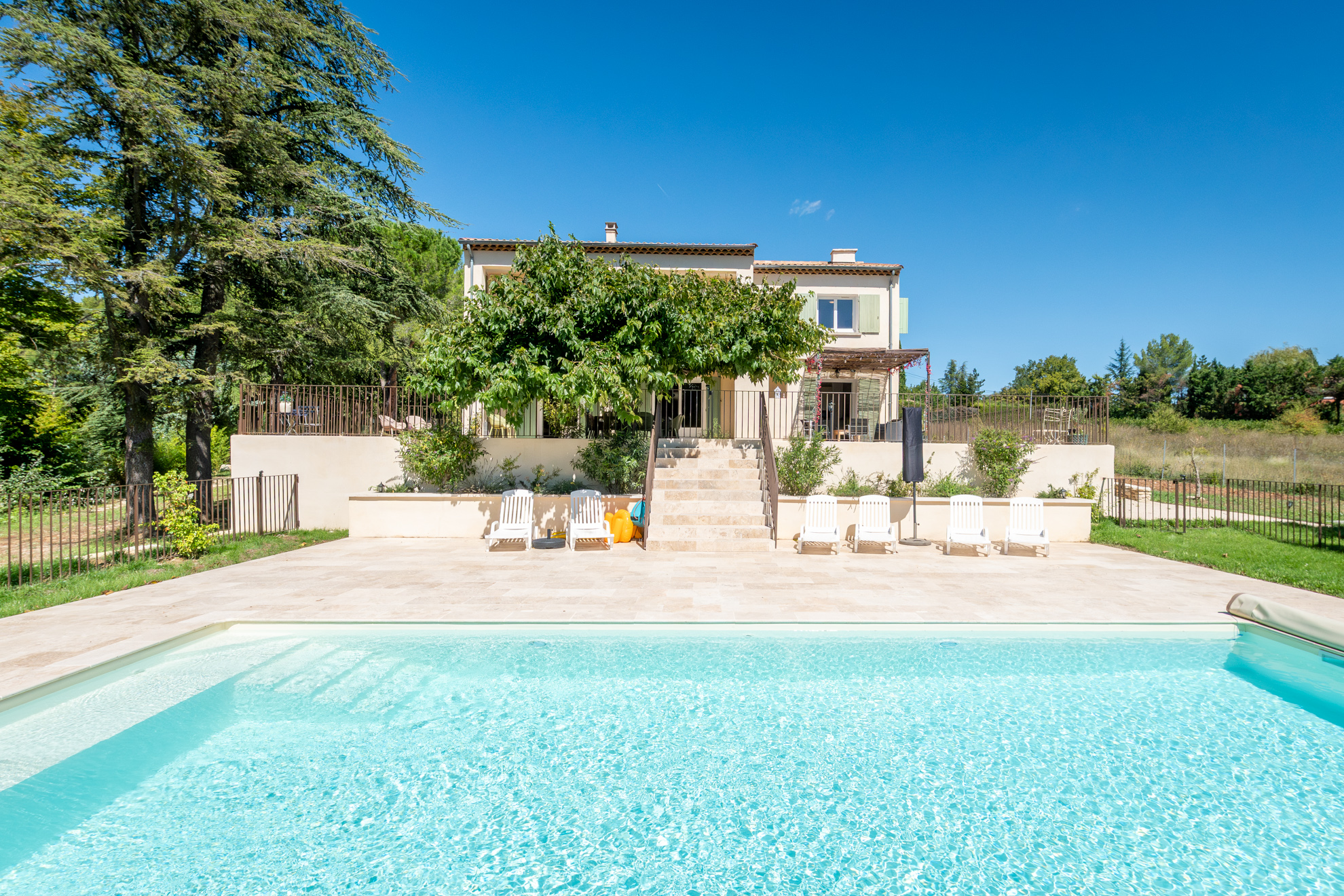Villa Céladon Velleron Vaucluse: Luxury 6-Bedroom Villa with Pool and Spa in Vaucluse