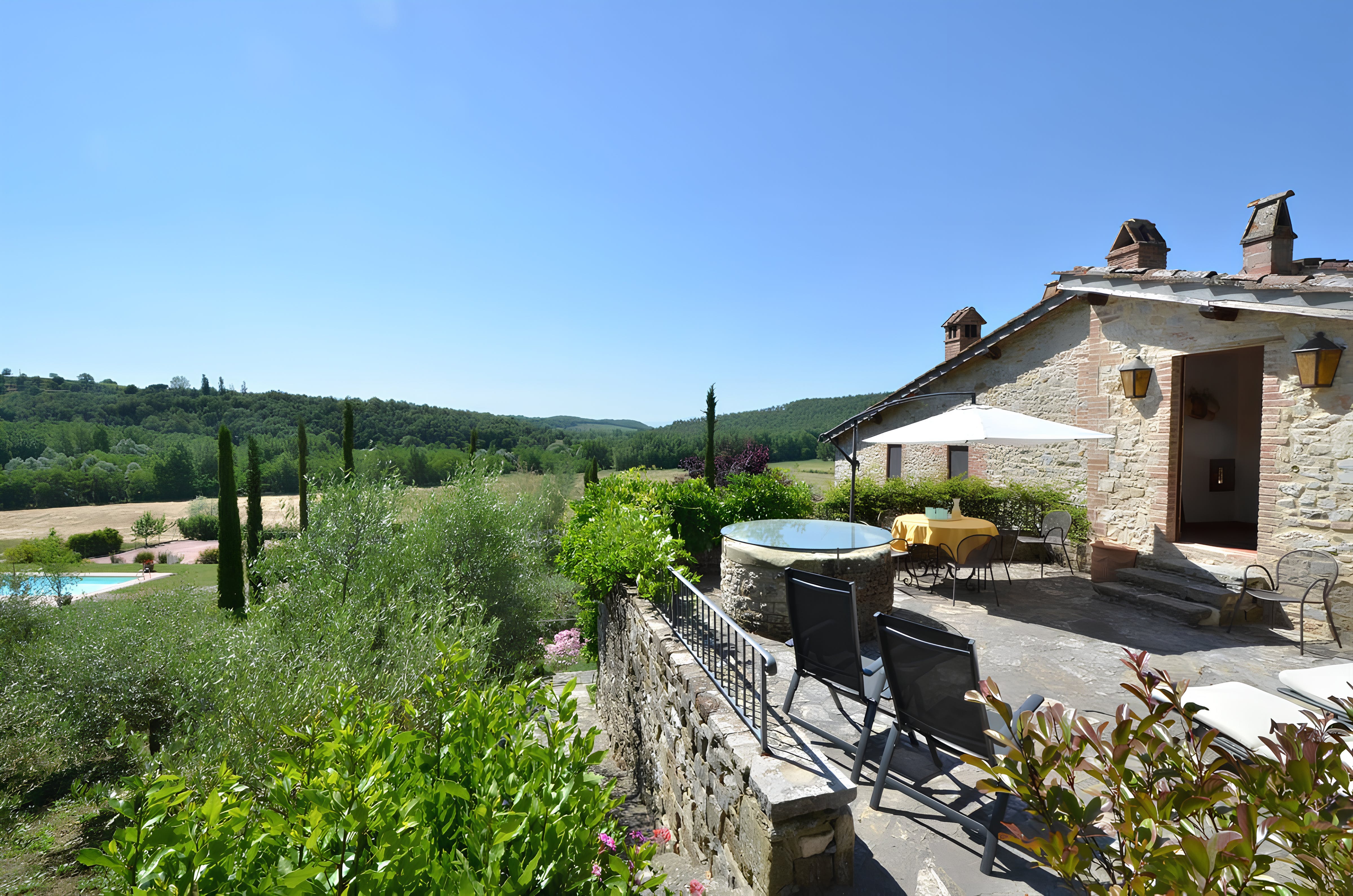 Villa Ceruleo Belverde Siena: Luxury 4-Bedroom Villa with Private Pool and Tennis Court, Siena