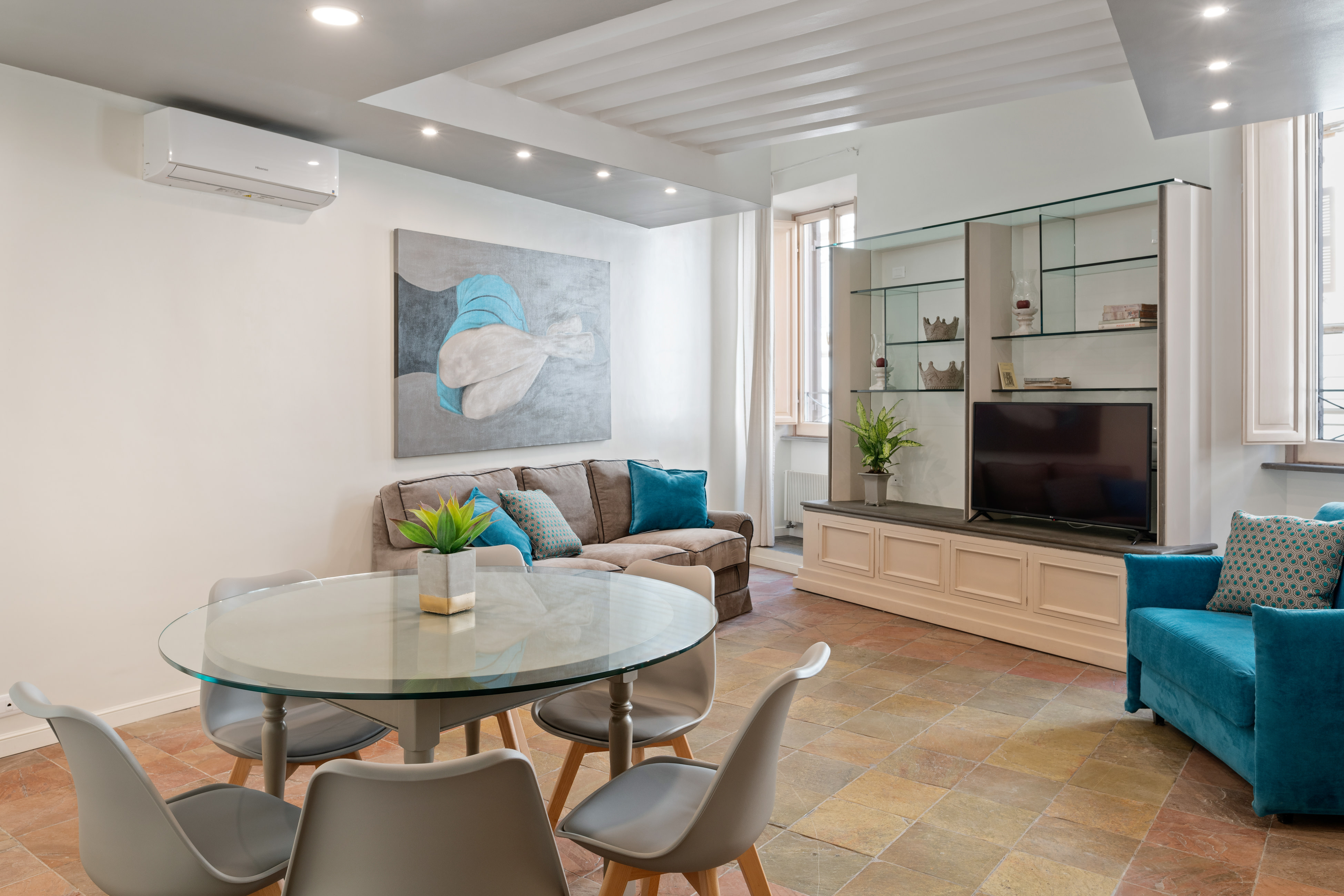 Villa Ceruleo Borghetto Borgo Roma: Luxury 2-Bedroom Apartment with Air Conditioning and Family-Friendly Features, Borgo Rome
