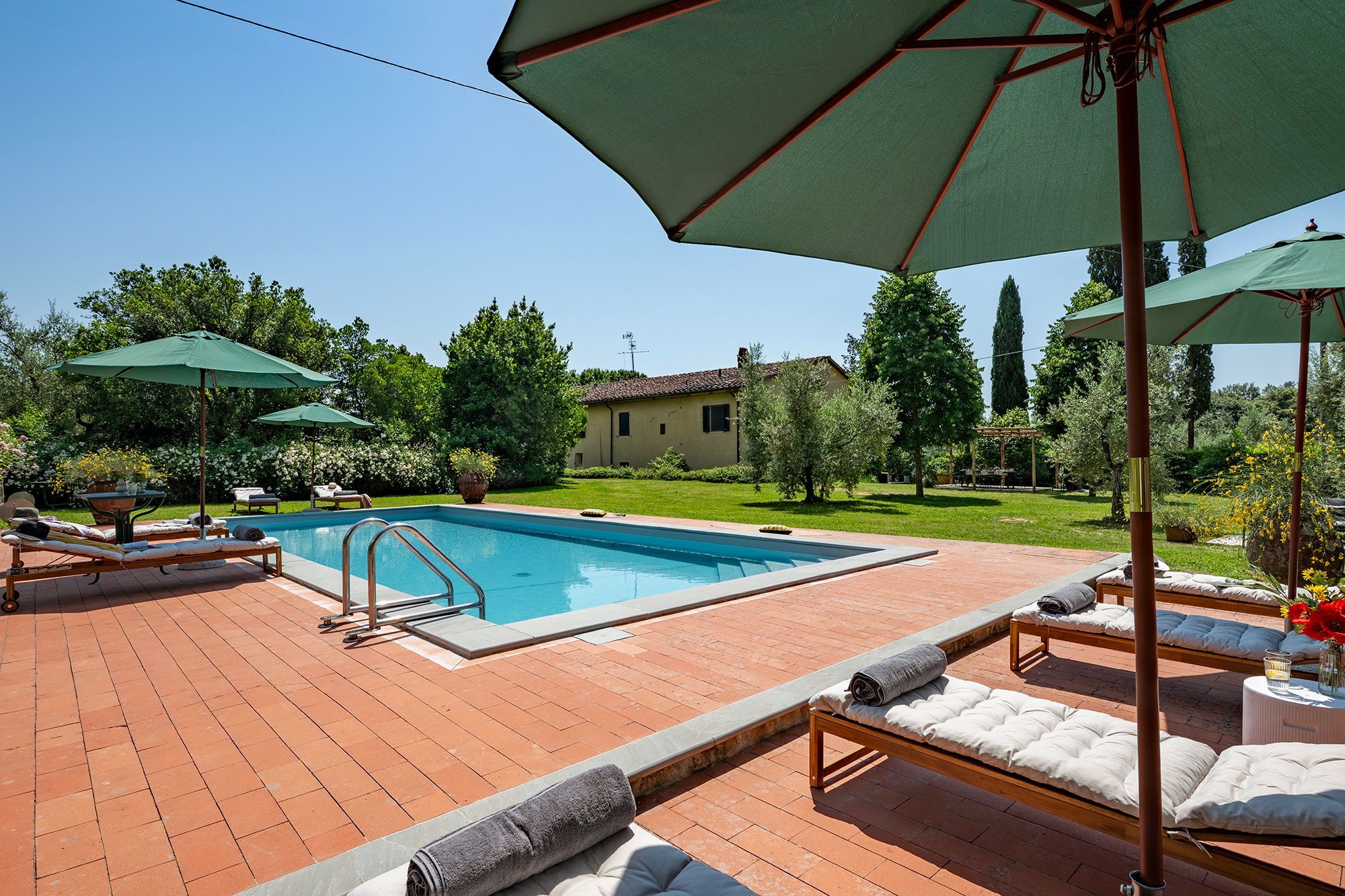 Villa Ceruleo Collegigliato Pistoia: Luxury 4-Bedroom Villa with Private Pool and Spa, Pistoia Tuscany