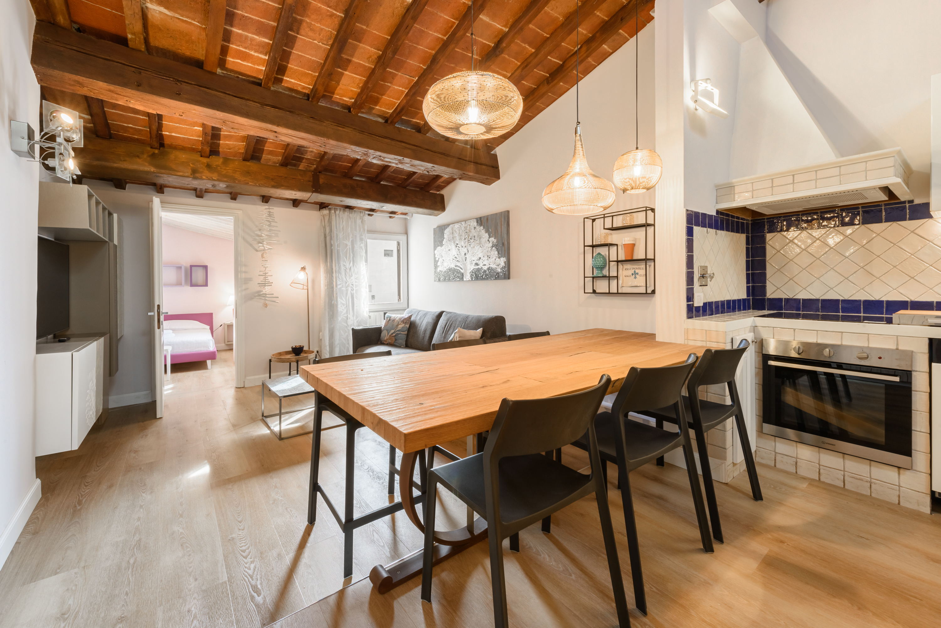 Villa Ceruleo Fortezza Firenze: Spacious 3-Bedroom Apartment with Air Conditioning and Spa Near Santa Maria Novella, Florence
