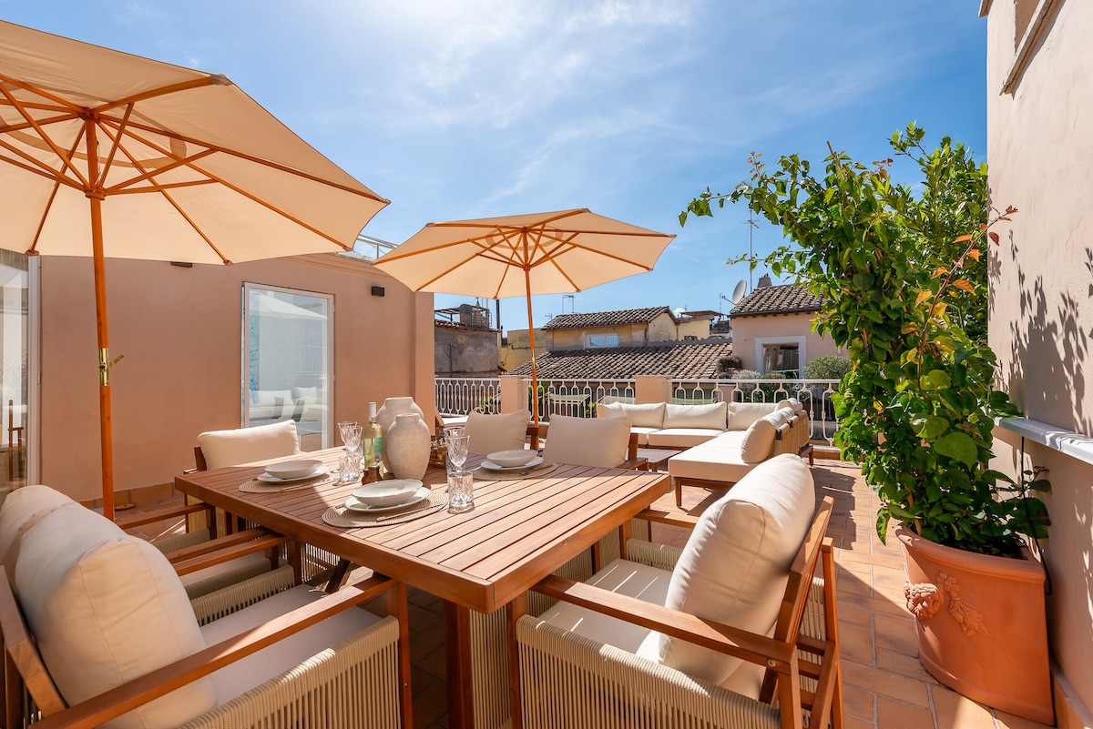 Villa Ceruleo Ninfeo Cartari Roma: Luxury 2-Bedroom Apartment with Private Terrace and Air-Con, Campo de’ Fiori