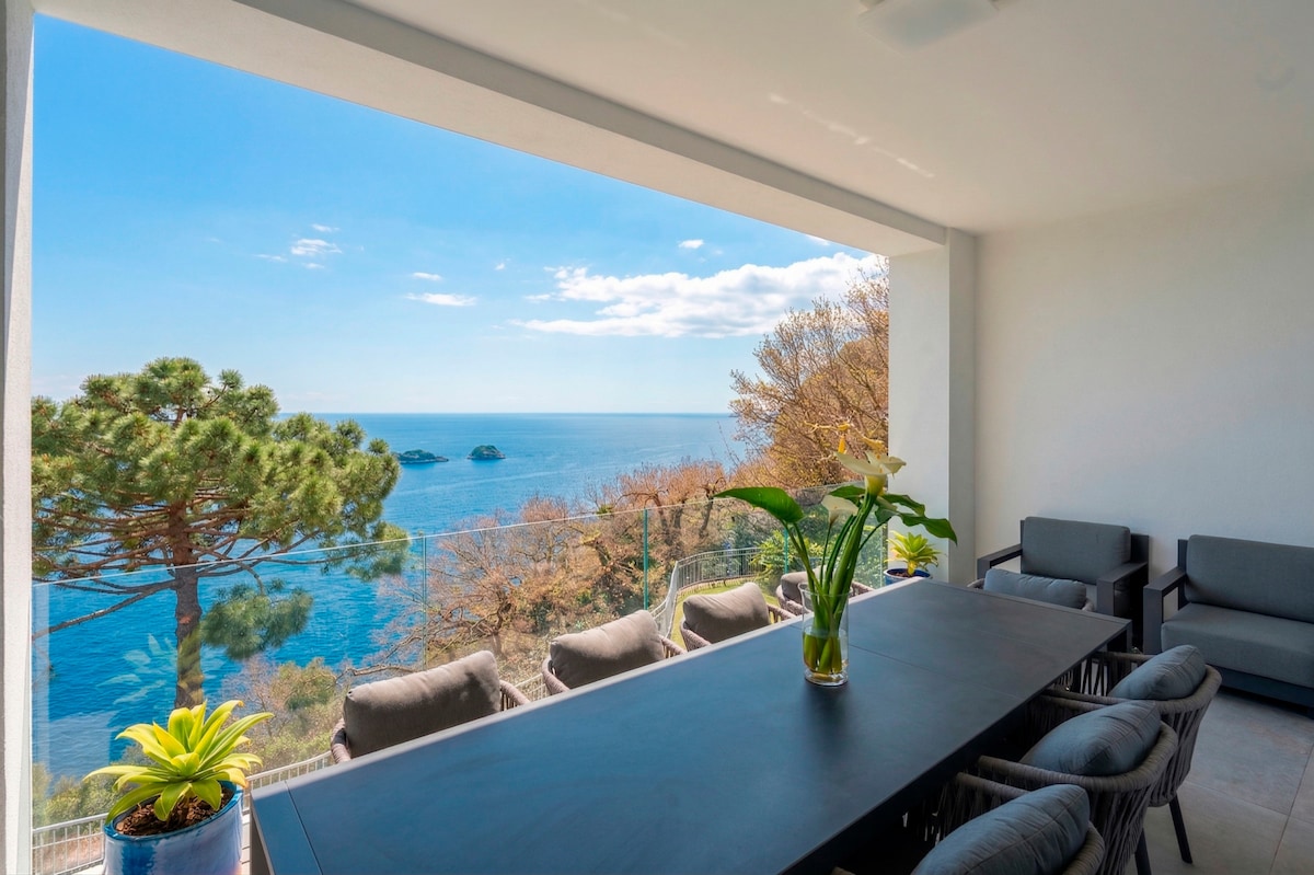 Villa Ceruleo Poggio Colli Sorrento: Luxury 4-Bedroom Villa with Air-Con and Private Parking, Sorrento
