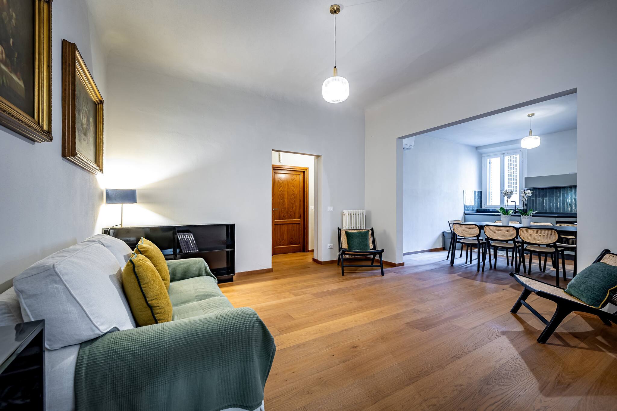 Villa Ceruleo San Marco Firenze: Luxury 4-Bedroom Apartment with Spa and Private Parking, Florence Accademia