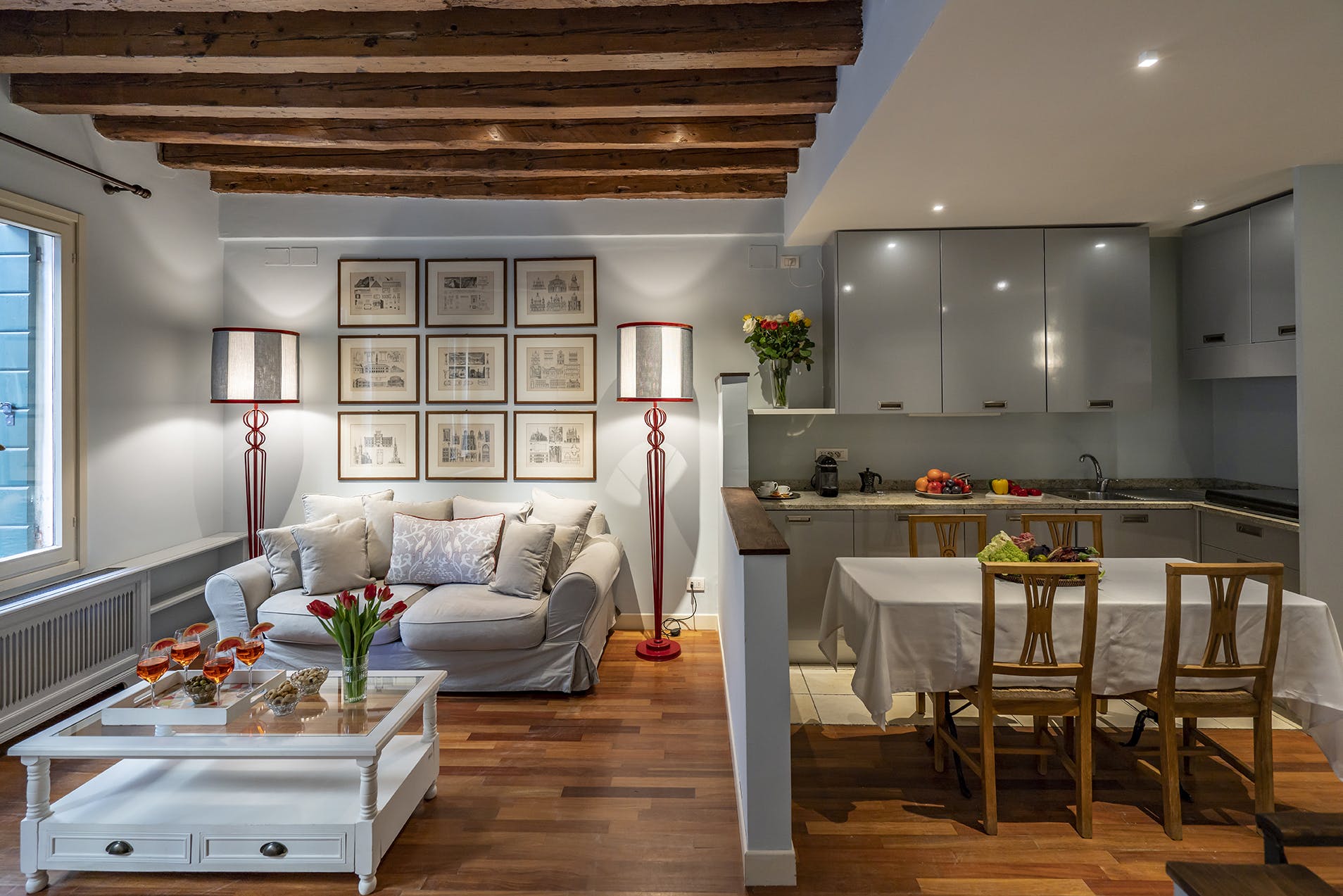 Villa Ceruleo San Trovaso Venezia: Luxury 2-Bedroom Apartment with Sea View and Spa, Dorsoduro Venice