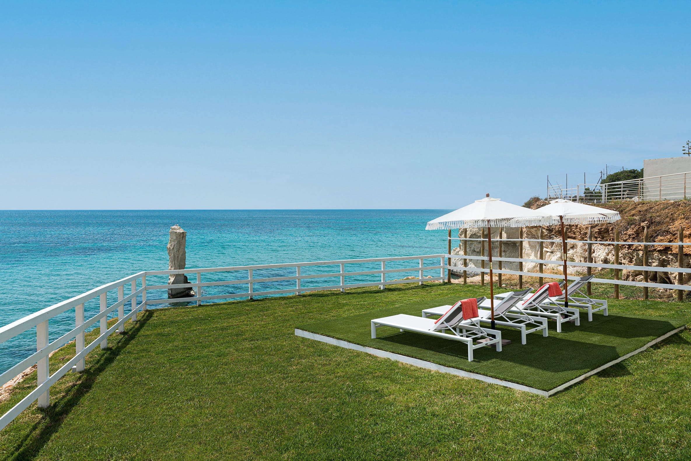 Villa Ceruleo Scogliera Noto: Luxury 3-Bedroom Villa with Beachfront and Sea Views, Val di Noto