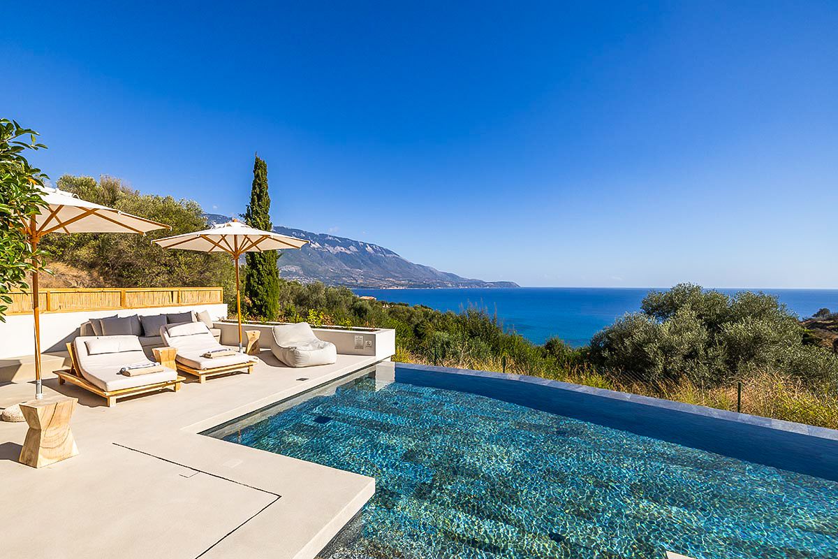 Villa Chrysafi Fanari Argostoli: 2-Bedroom Private Pool Villa with Sea Views in Kefalonia, Gr