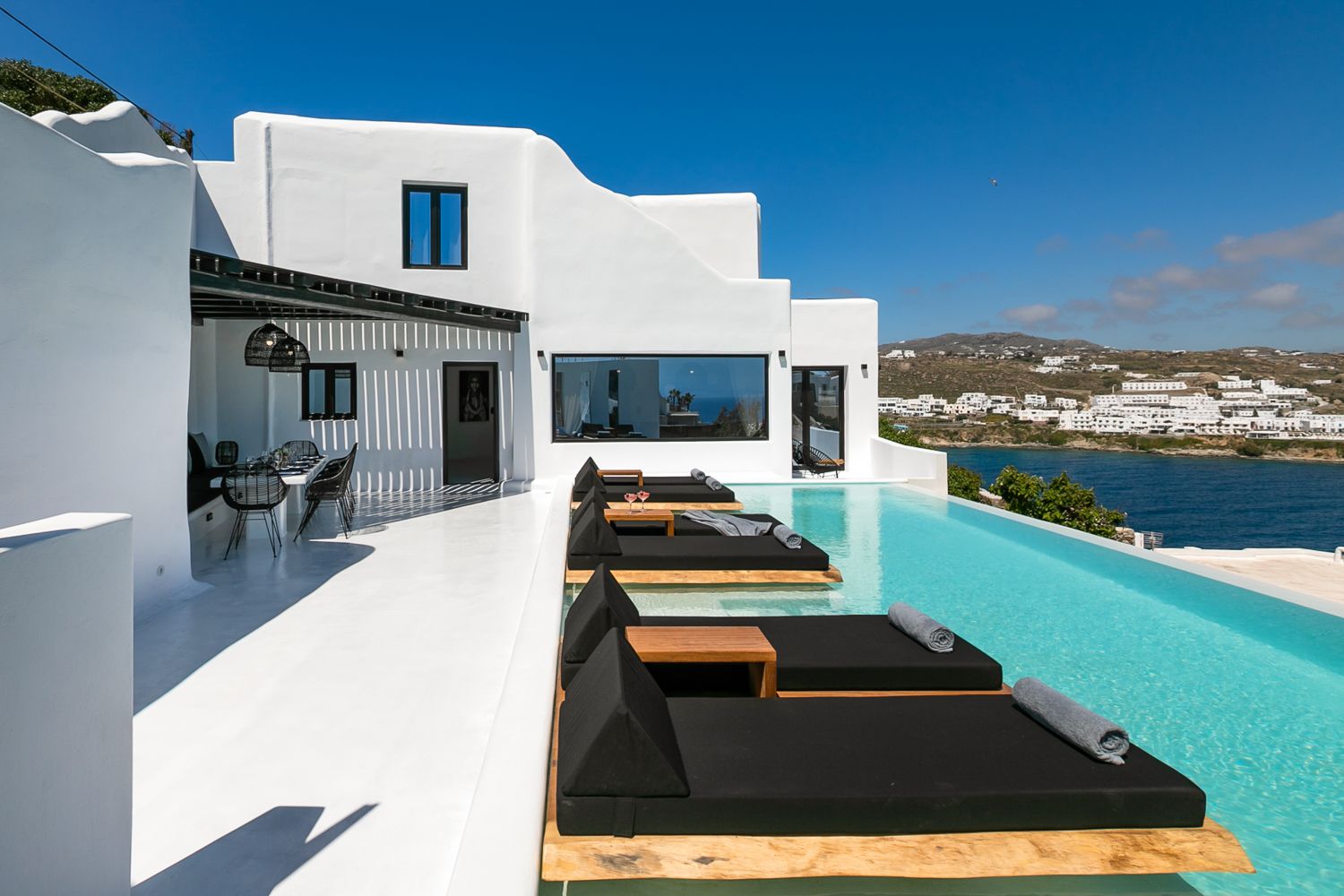 Villa Chrysó Paraga Mykonos: 5-Bedroom Seaview Villa with Private Pool and Spa near Parad