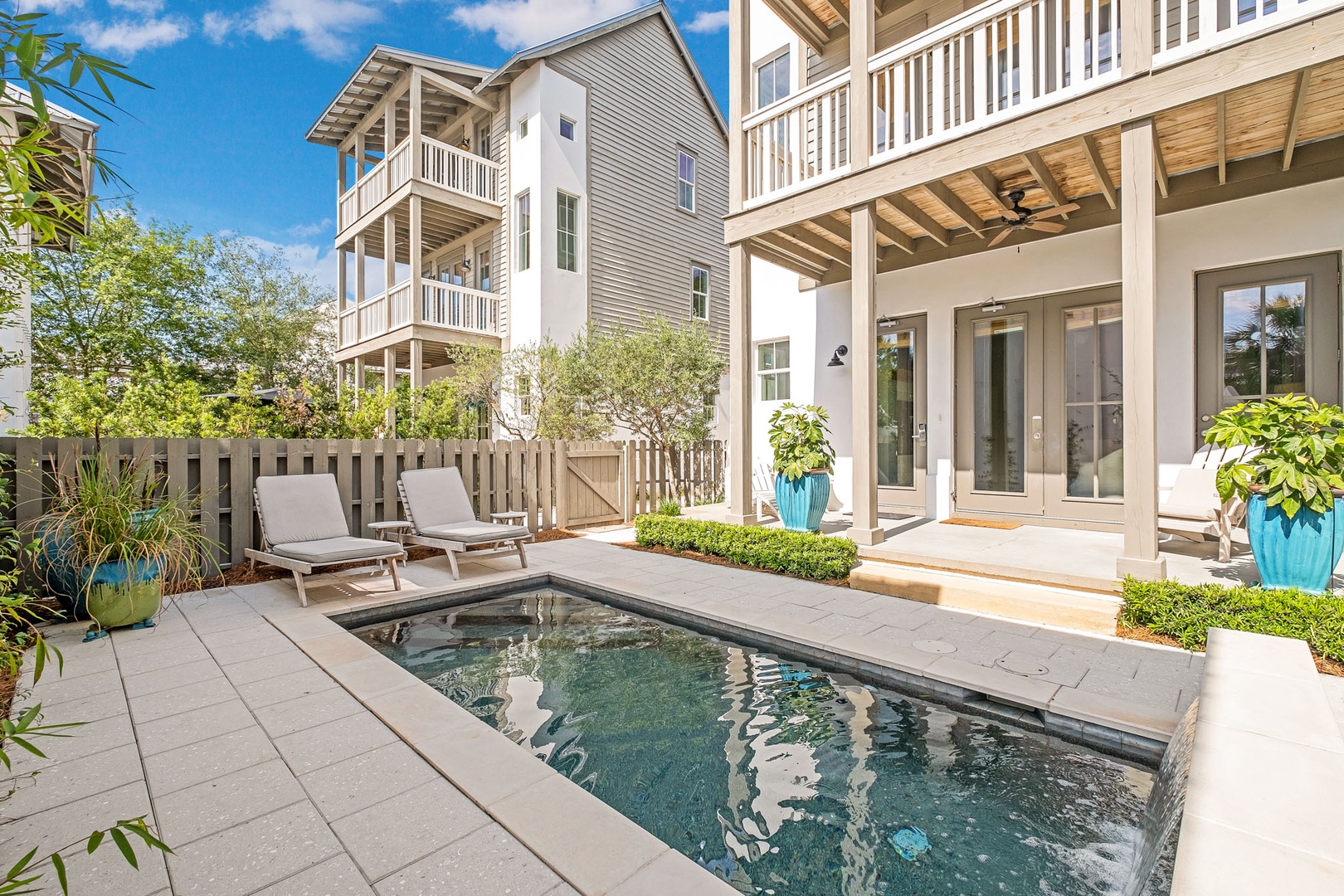 Villa Chrysos Rosemary InletBeach: Luxury 5-Bedroom Villa with Private Pool and Sea Views, Walton County