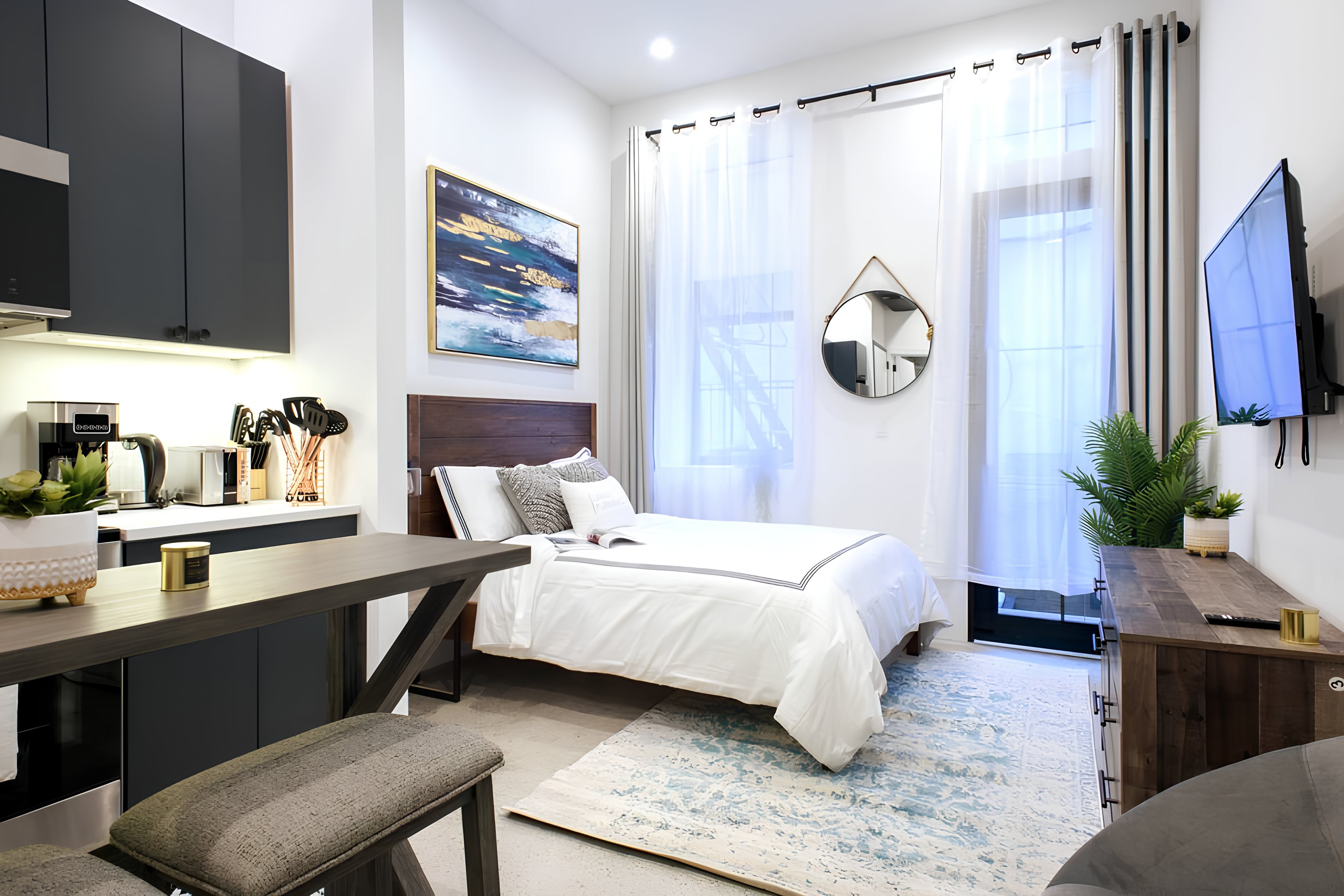 Villa Chrysos Tompkins East Village: Luxury 1-Bedroom Apartment with Private Terrace and Spa Facilities, East Village New York