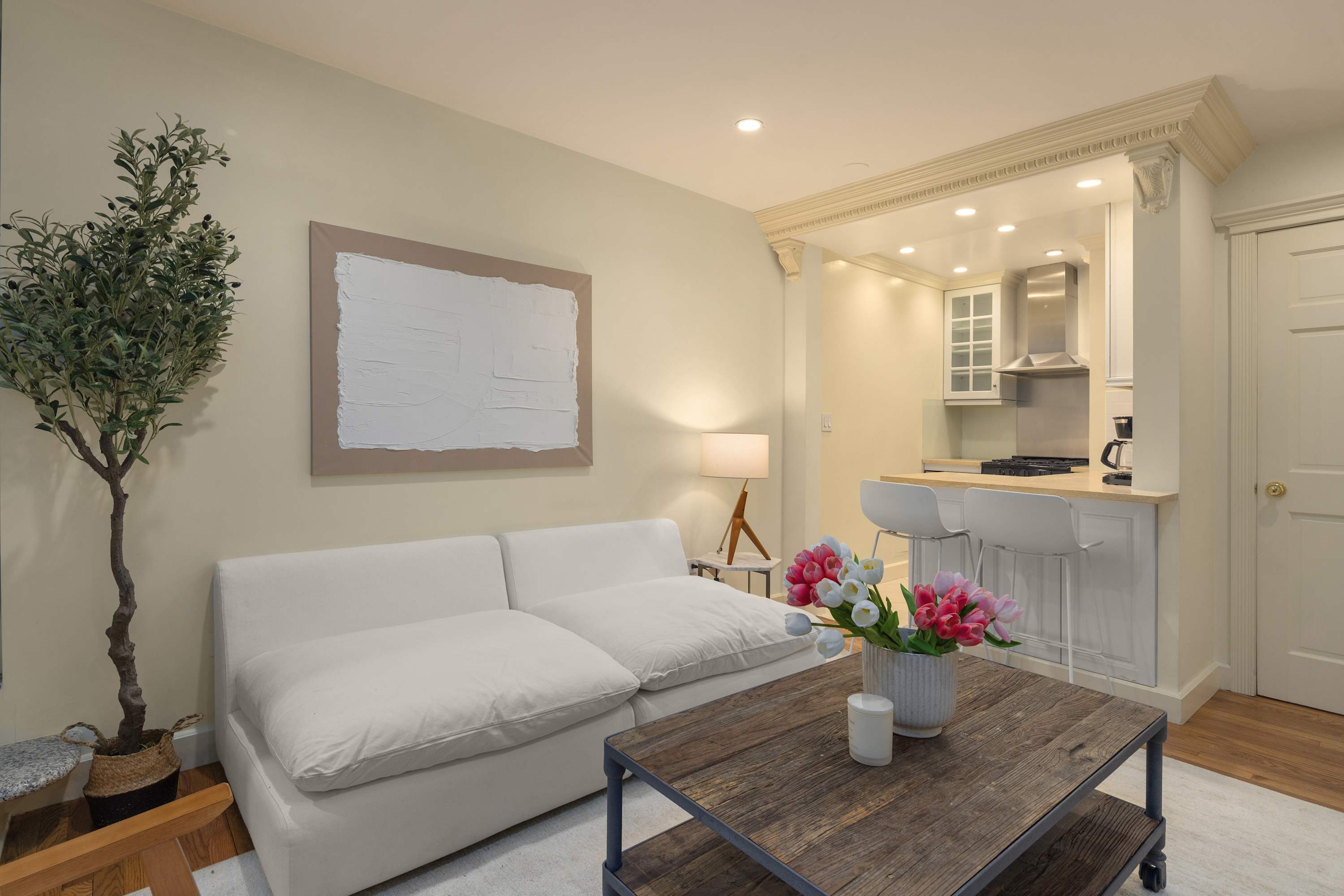 Villa Chrysos Washington Washington: Luxury 2-Bedroom Apartment with Private Patios and Parking, Greenwich Village