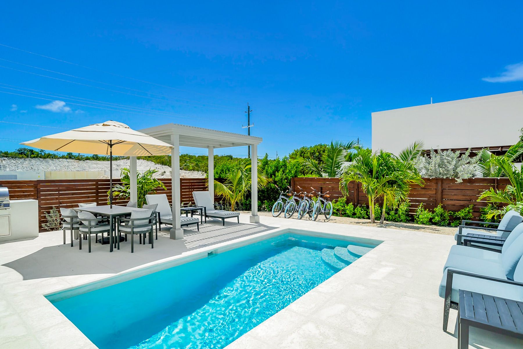 Villa Corail Bambarra Turks: 3-Bedroom Beachside Villa with Private Pool & Spa in Turks a