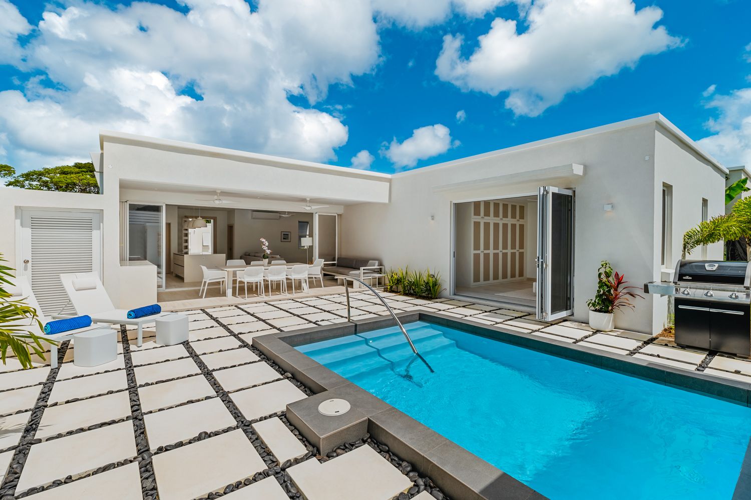 Villa Corail Porters Holetown: 3-Bedroom Beachside Luxury Villa Rental in Holetown with Spa