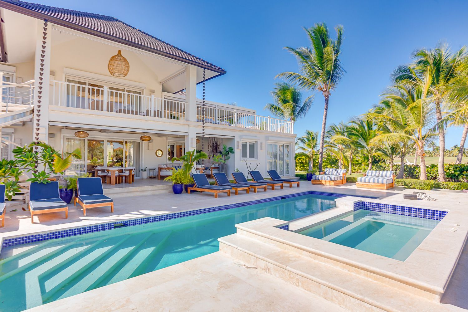 Villa Coral Juanillo Puntacana: 5-Bedroom Beachside Villa with Pool & Spa in Punta Cana
