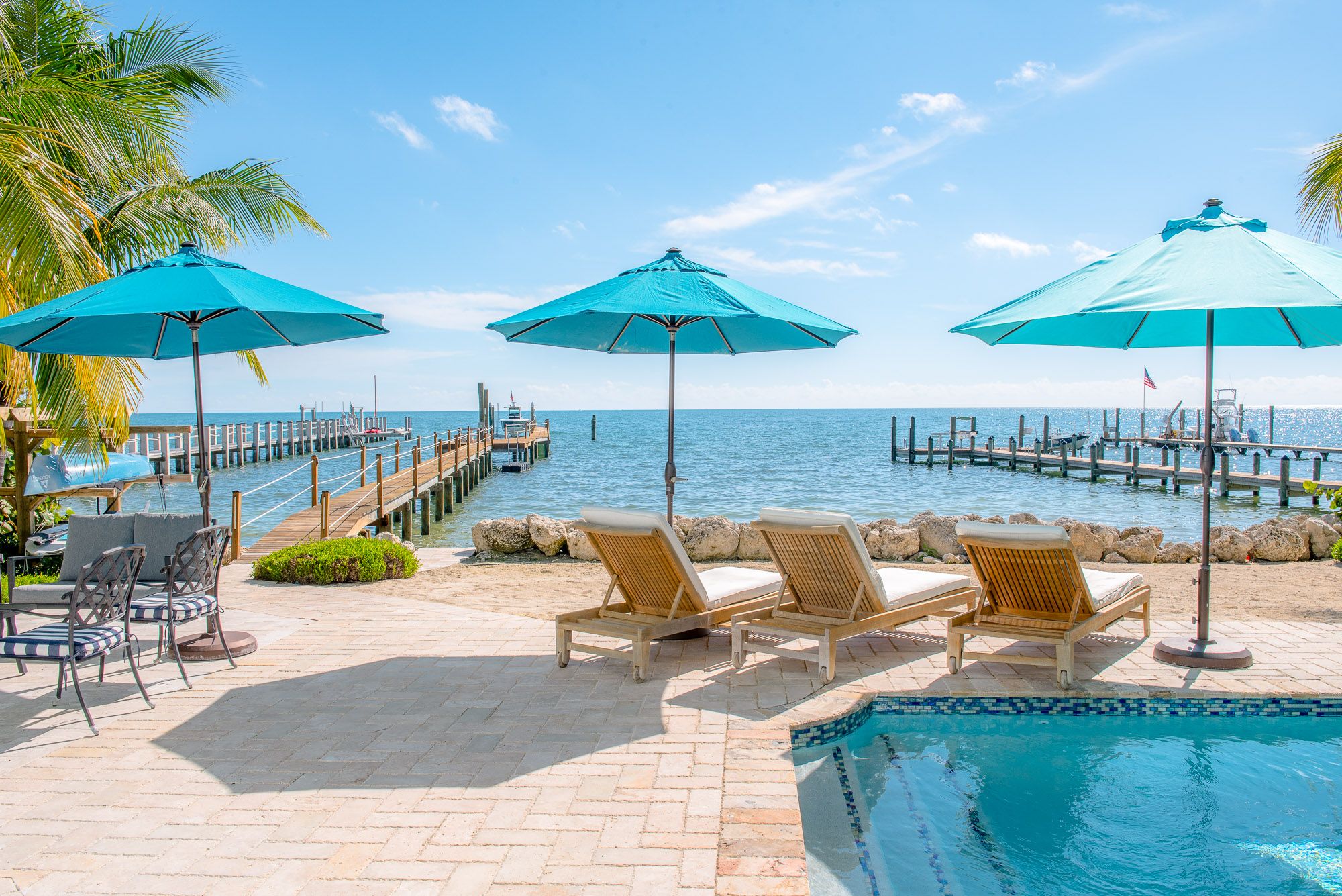 Villa Coral Sugarloaf Keys: 5-Bedroom Oceanfront Villa with Private Pool and Beach in Fl