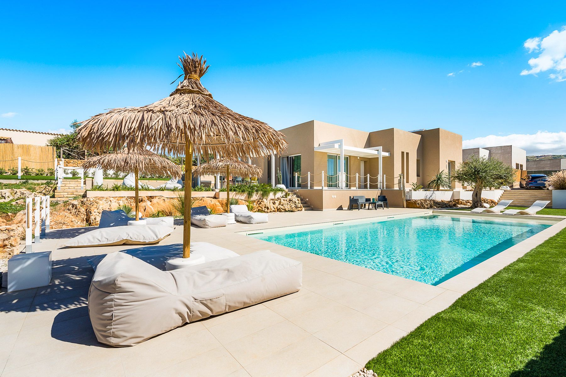 Villa Corallo Marzamemi Noto: 4-Bedroom Villa with Heated Pool and Spa in Eastern Sicily,