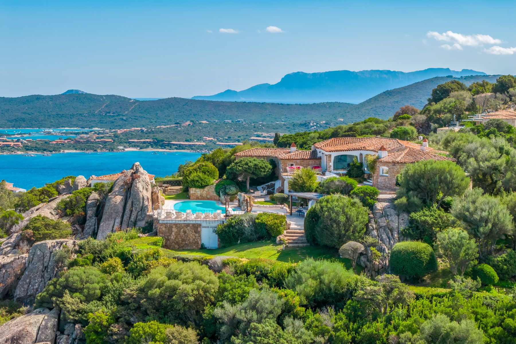 Villa Corallo Pelosa Sassari: 9-Bedroom Seaview Villa with Spa Near Porto Rotondo, Sassari