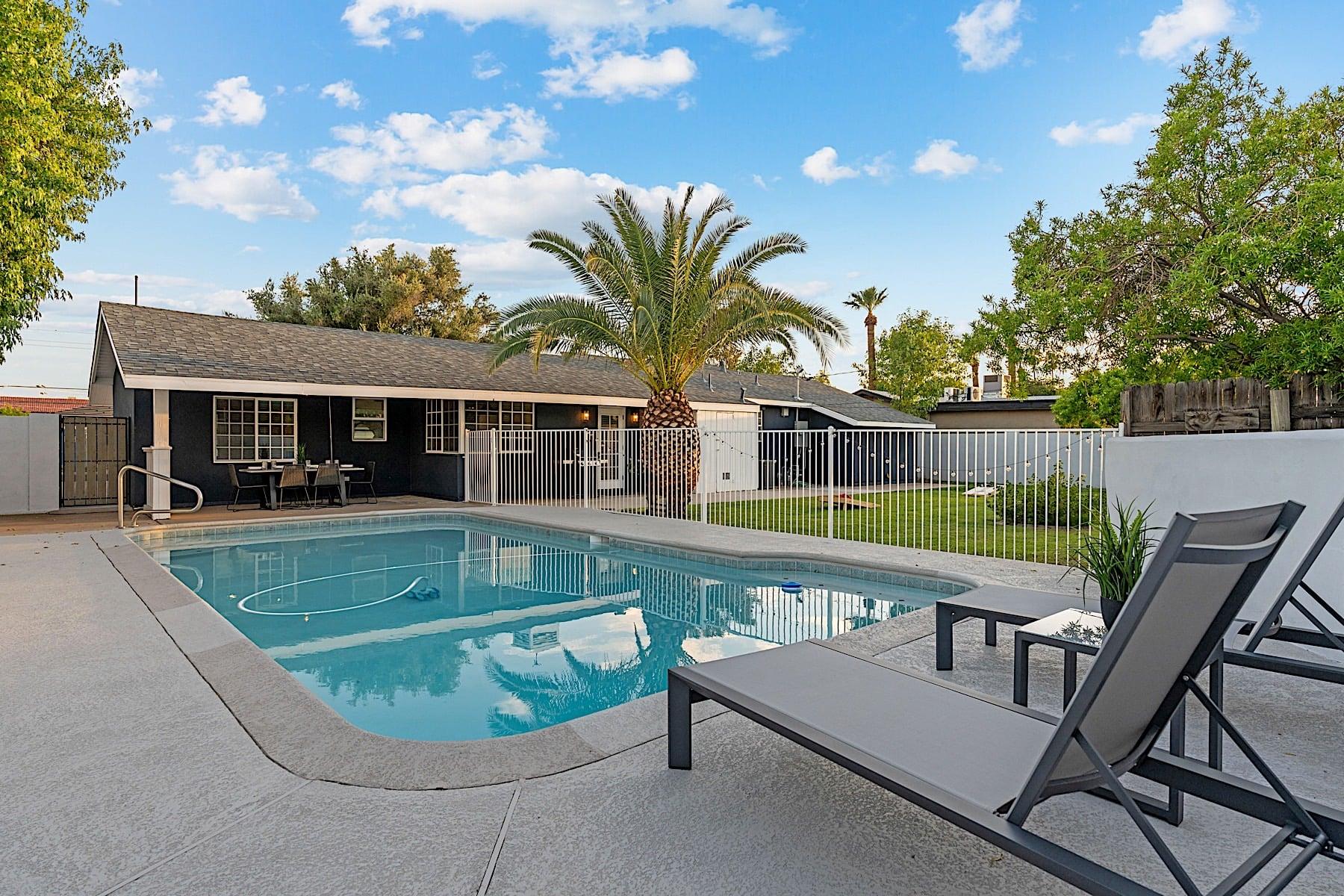 Villa Cramoisi Coronado Phoenix: Luxury 3-Bedroom Villa with Private Pool and Air Conditioning, Phoenix