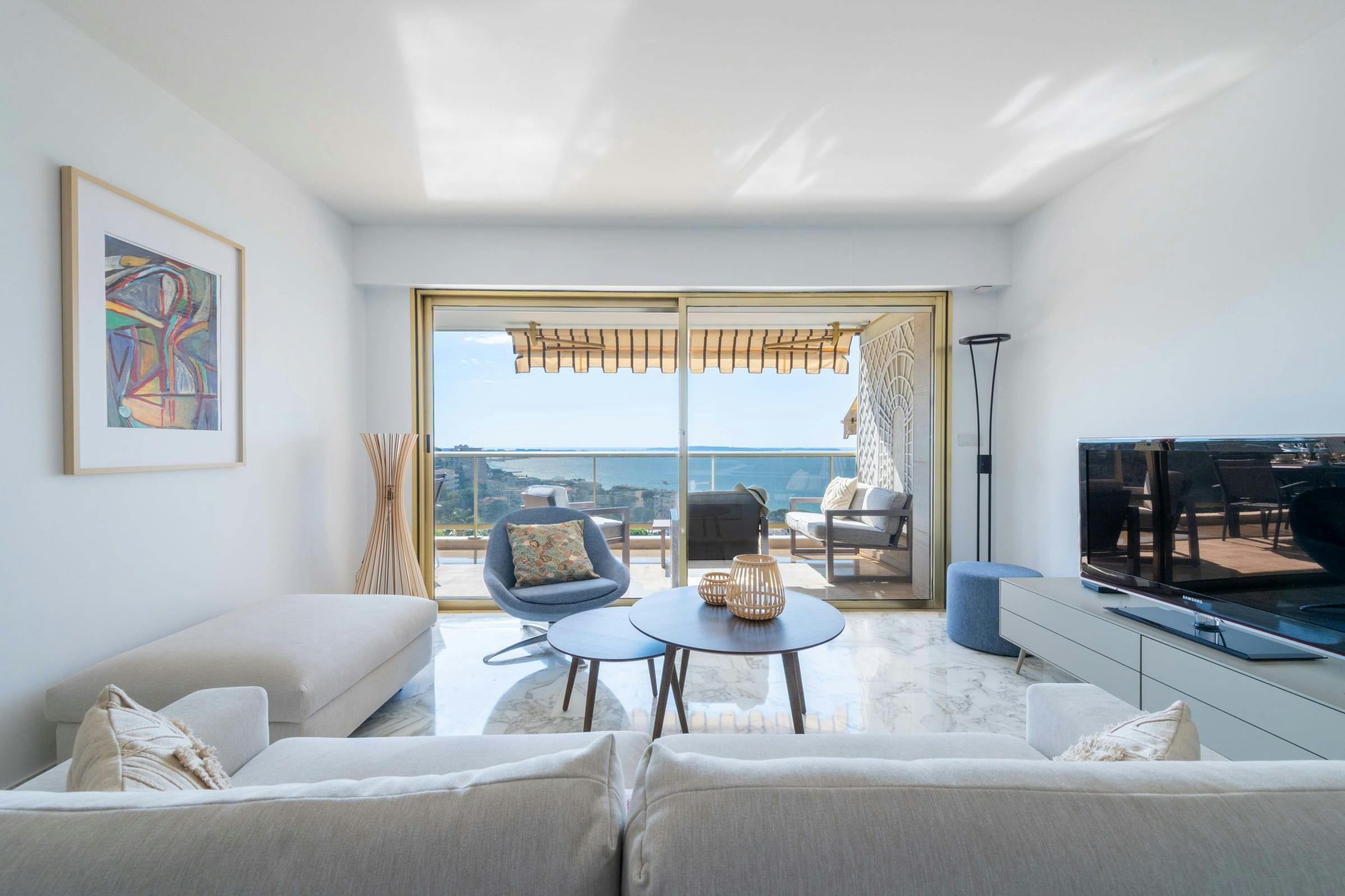 Villa Dorado Rue d’Antibes Cannes: Luxury 2-Bedroom Apartment with Sea View and Pool, Cannes