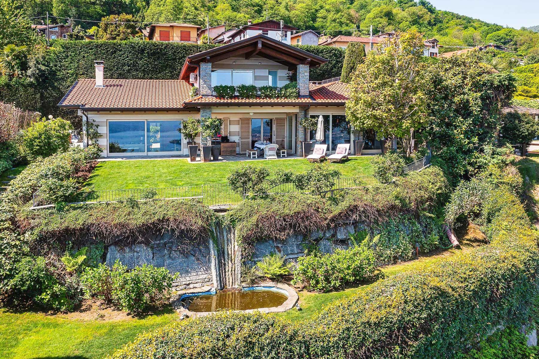Villa Cristallina Stresa Maggiore: 5-Bedroom Lakeside Villa with Heated Pool and Spa on Lake Ma