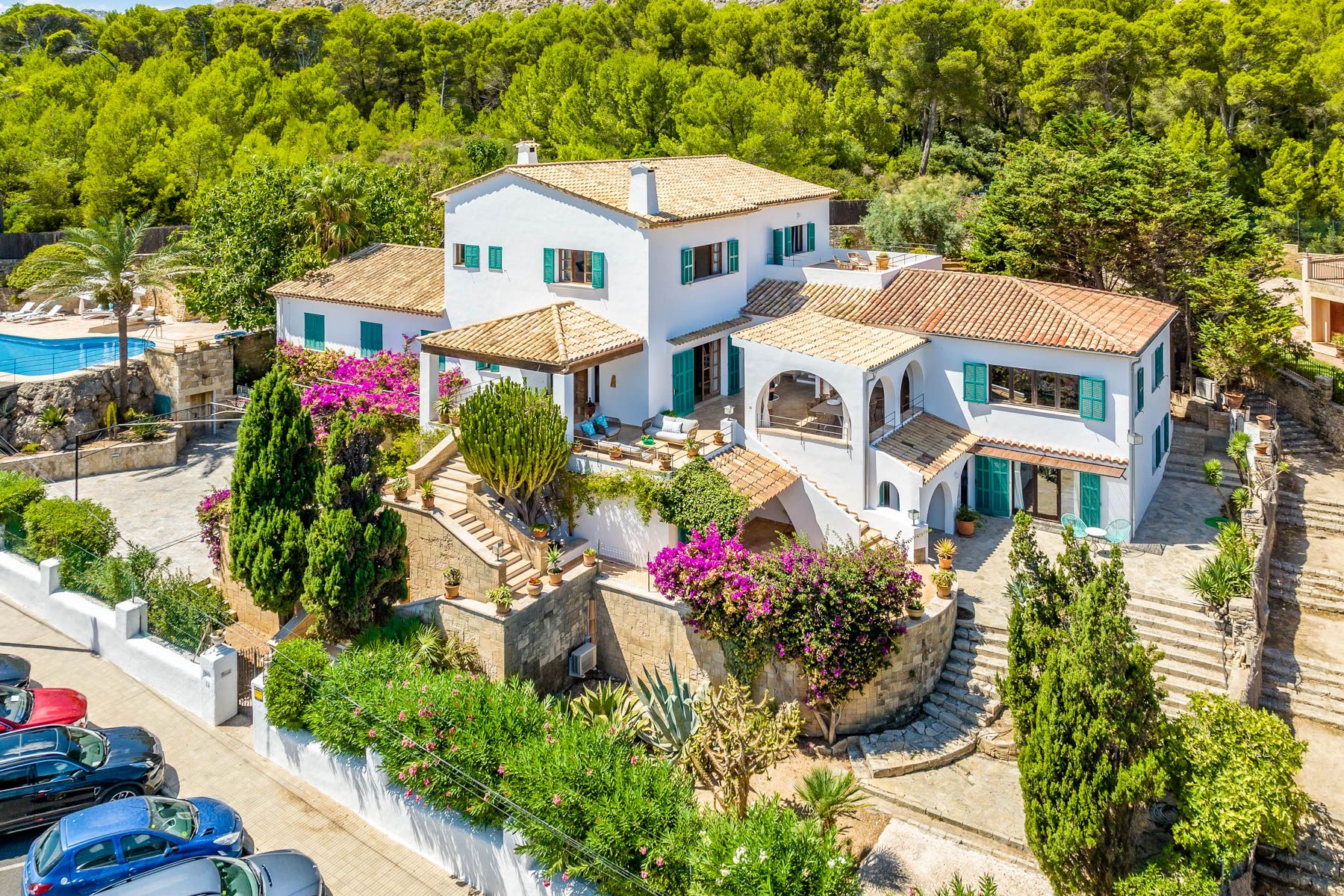 Villa Dorada Cavall Bernat: 7-Bedroom Sea View Villa with Hot Tub and Mountain Panoramas