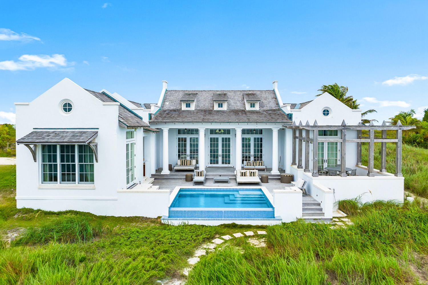 Villa Dorada Osprey Ambergris: 4-Bedroom Oceanfront Villa with Heated Pool and Spa in Amber