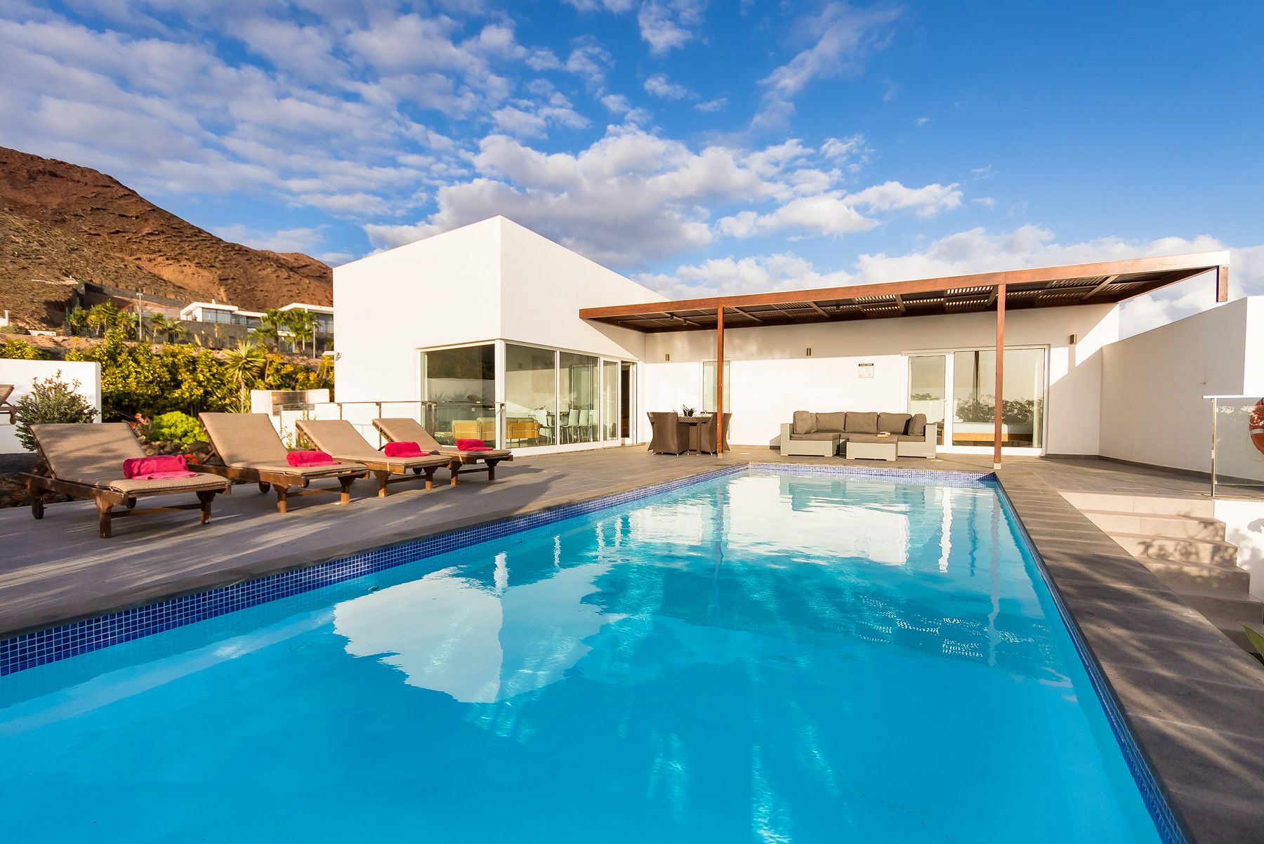 Villa Dorada Papagayo Blanca: 2-Bedroom Sea-View Villa with Heated Pool and Hot Tub in Pla
