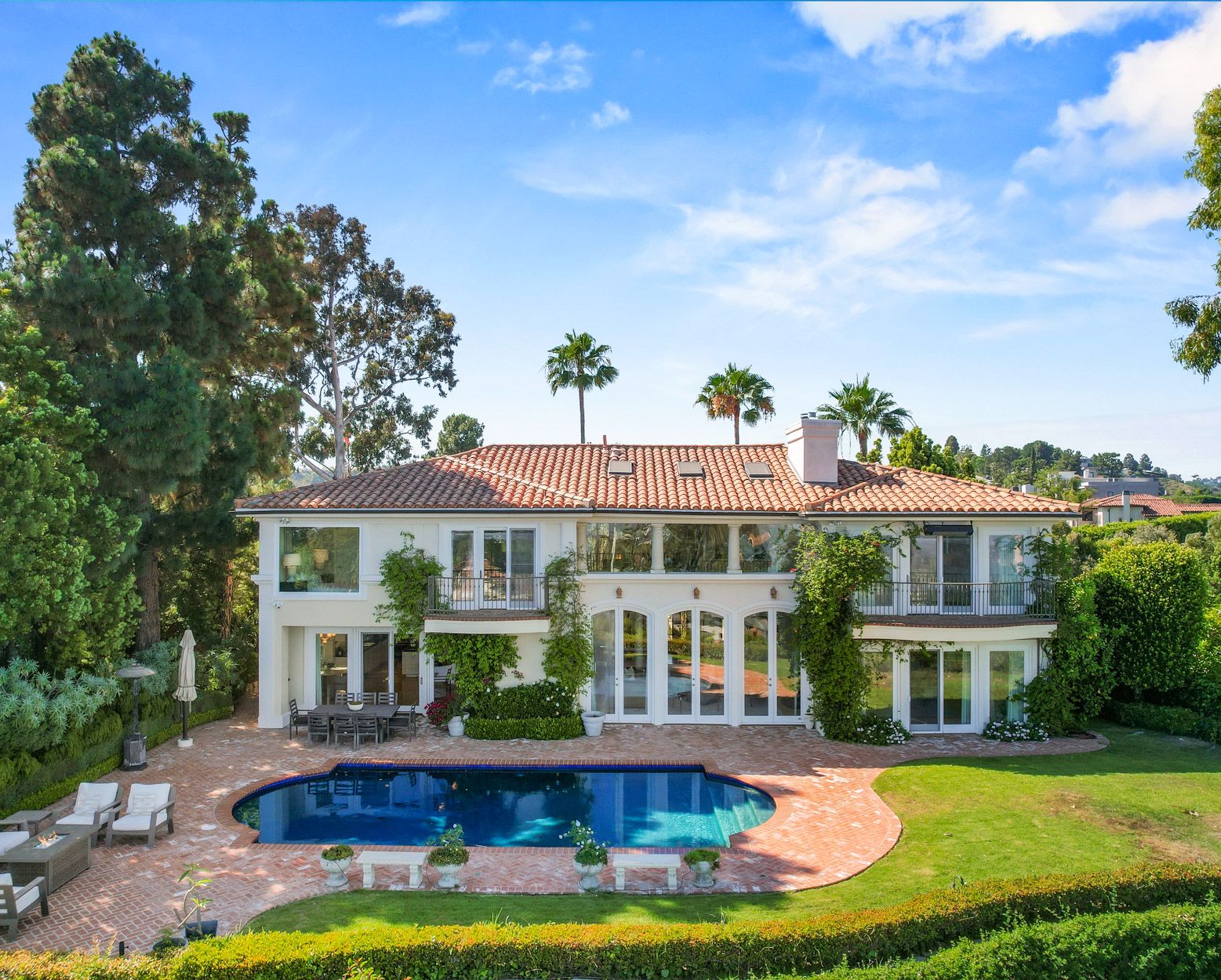 Villa Dorado Holmby LosAngeles: 6-Bedroom Bel Air Estate with Spa, Canyon Views & Elegant In