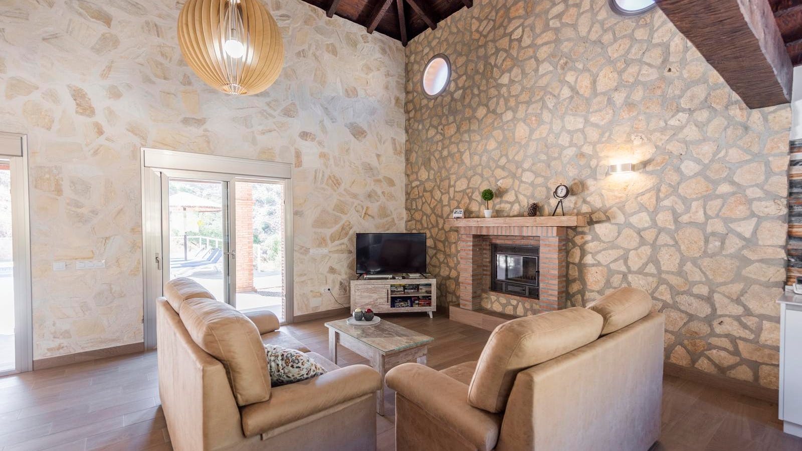 Villa Dorado Montejaque Serrania: Luxury 3-Bedroom Apartment with Pool and Spa, Serrania de Ronda