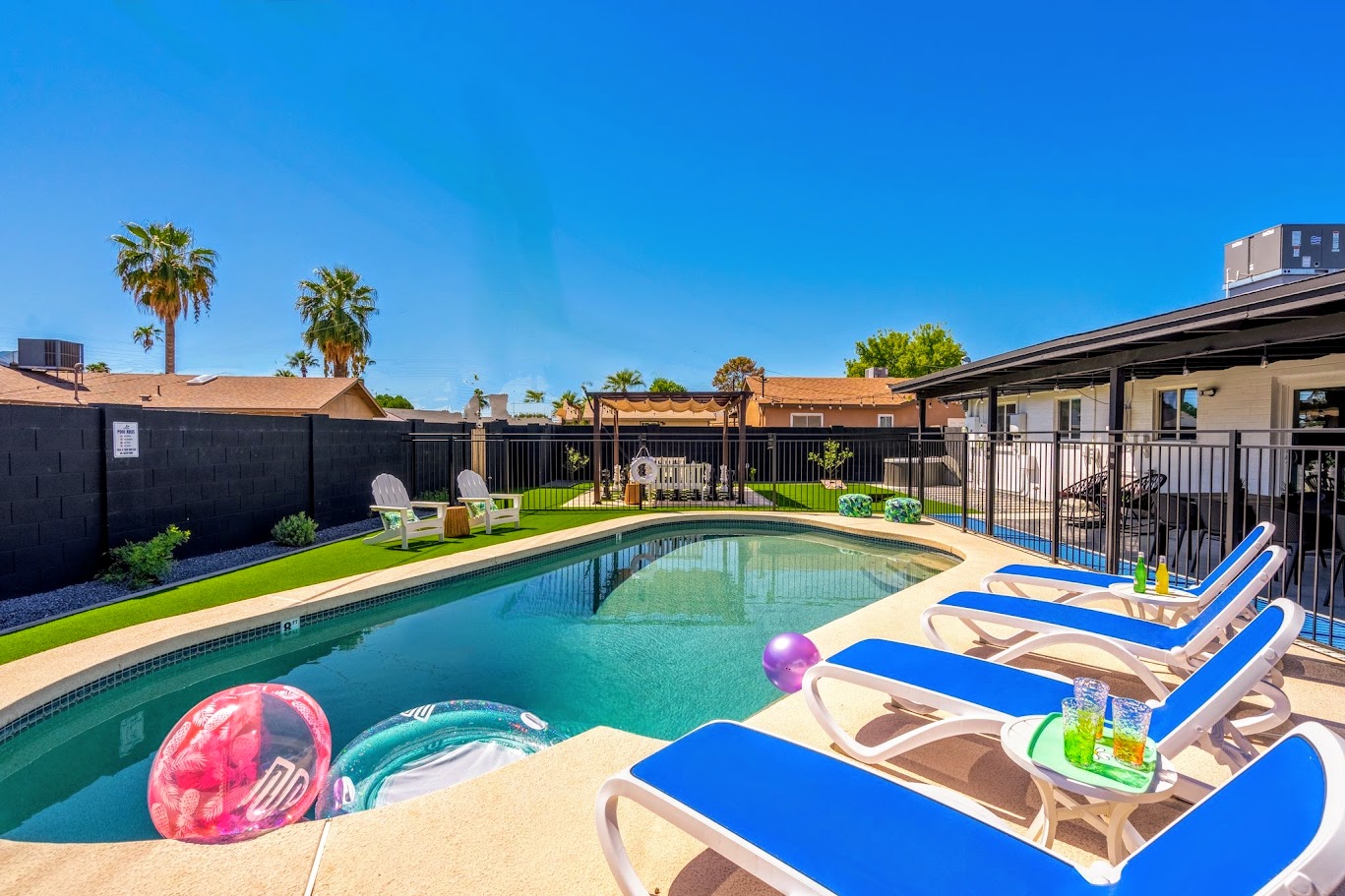 Villa Dorado Papago Phoenix: Luxury 5-Bedroom Villa with Private Pool and Tennis Court, Scottsdale