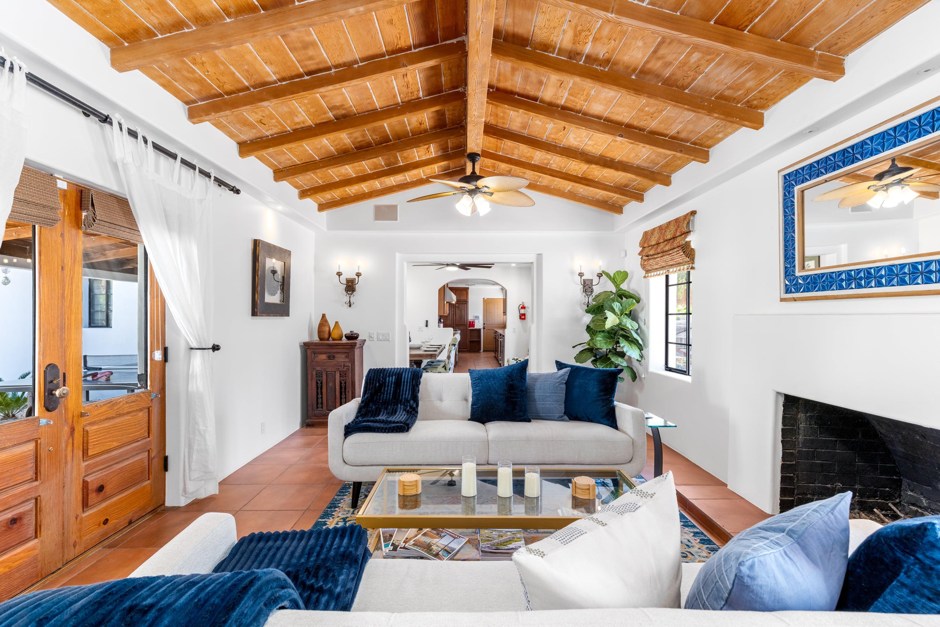 Villa Dorado Racquet Club Palm Springs: Luxury 4-Bedroom Villa with Hot Tub and Spa, Palm Springs