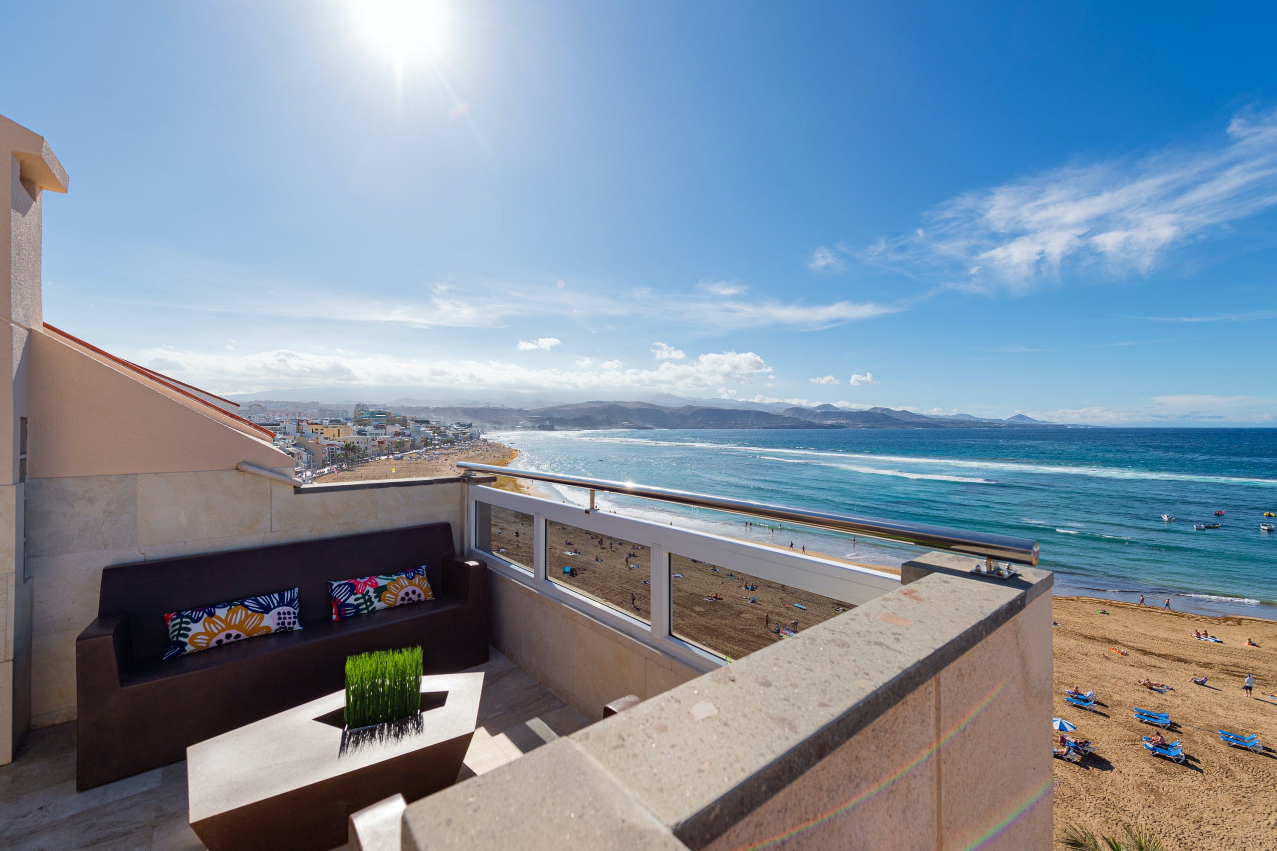 Villa Dorado Tamarisk Guanarteme Las Palmas: Penthouse Rental with Sea Views and Beachfront Location, Las Palmas