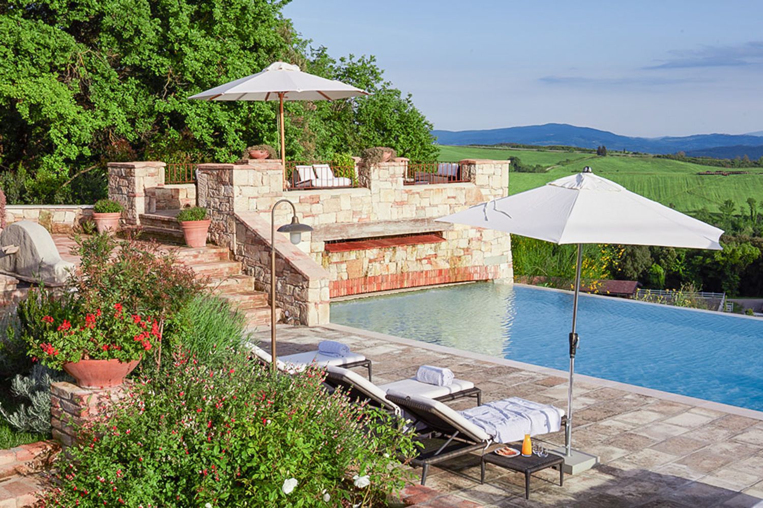Villa Dorata Cavallerizza Volterra: 3-Bedroom Estate Villa with Heated Pool and Spa in Tuscan Co