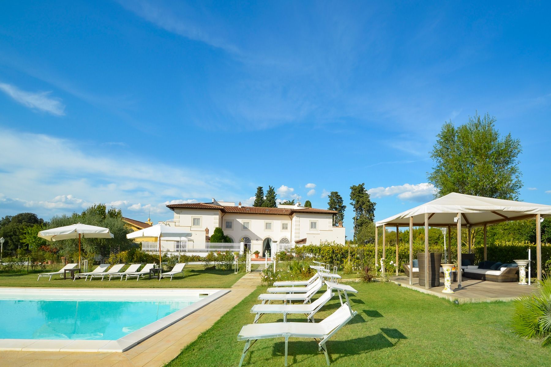 Villa Dorata Fiesole Firenze: 5-Bedroom Villa with Pool, Spa & Countryside Views near Fire