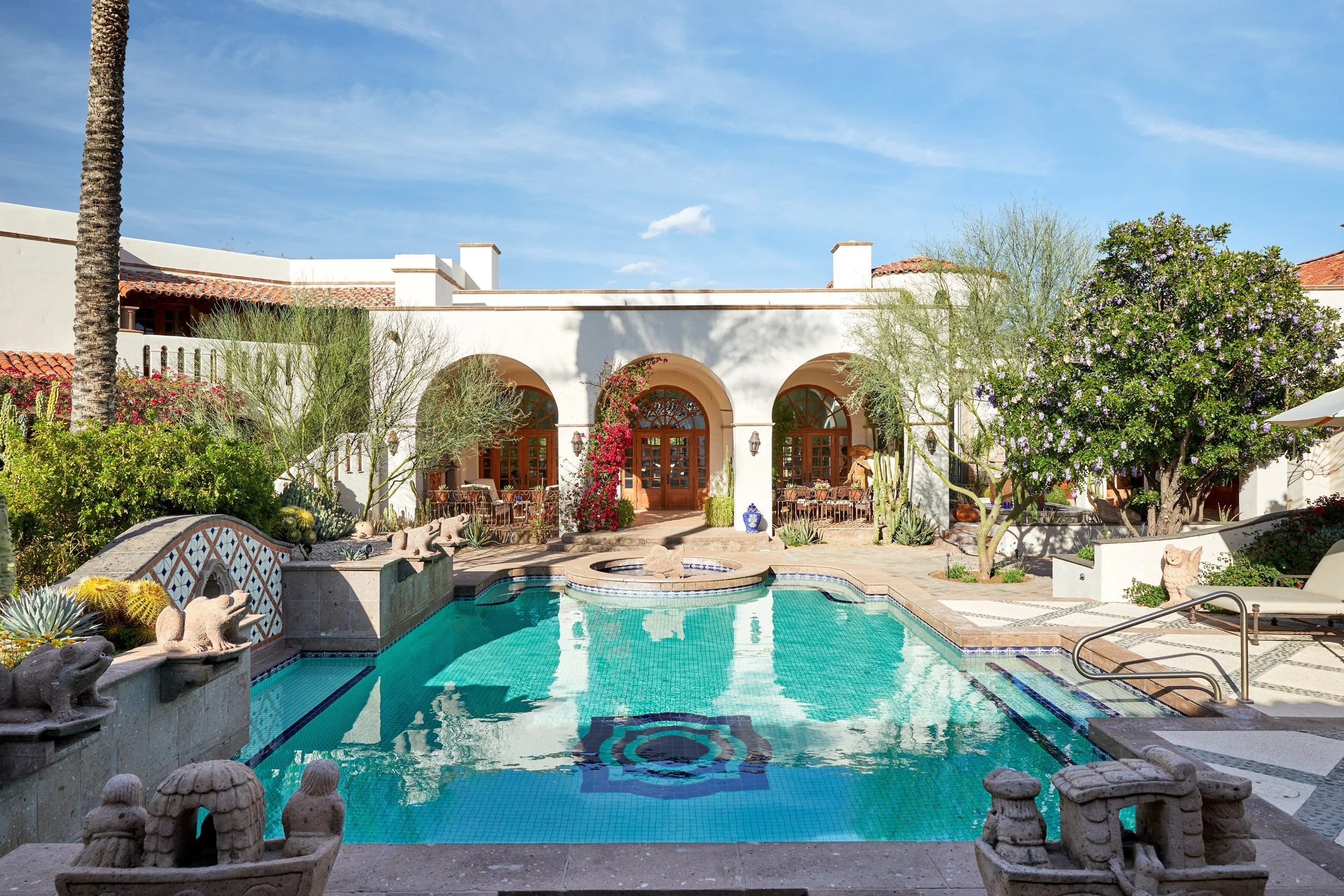 Villa Dorato Camelback Paradise Valley: Luxury 8-Bedroom Villa with Pool and Spa, Paradise Valley