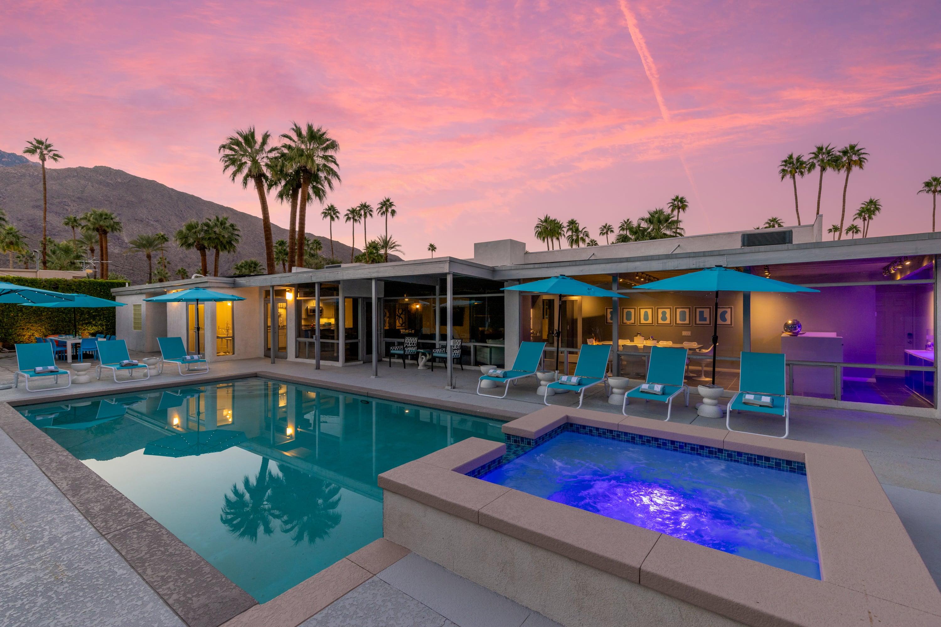 Villa Dorato Deepwell Palm Springs: Luxury 4-Bedroom Villa with Private Pool and Spa, Palm Springs