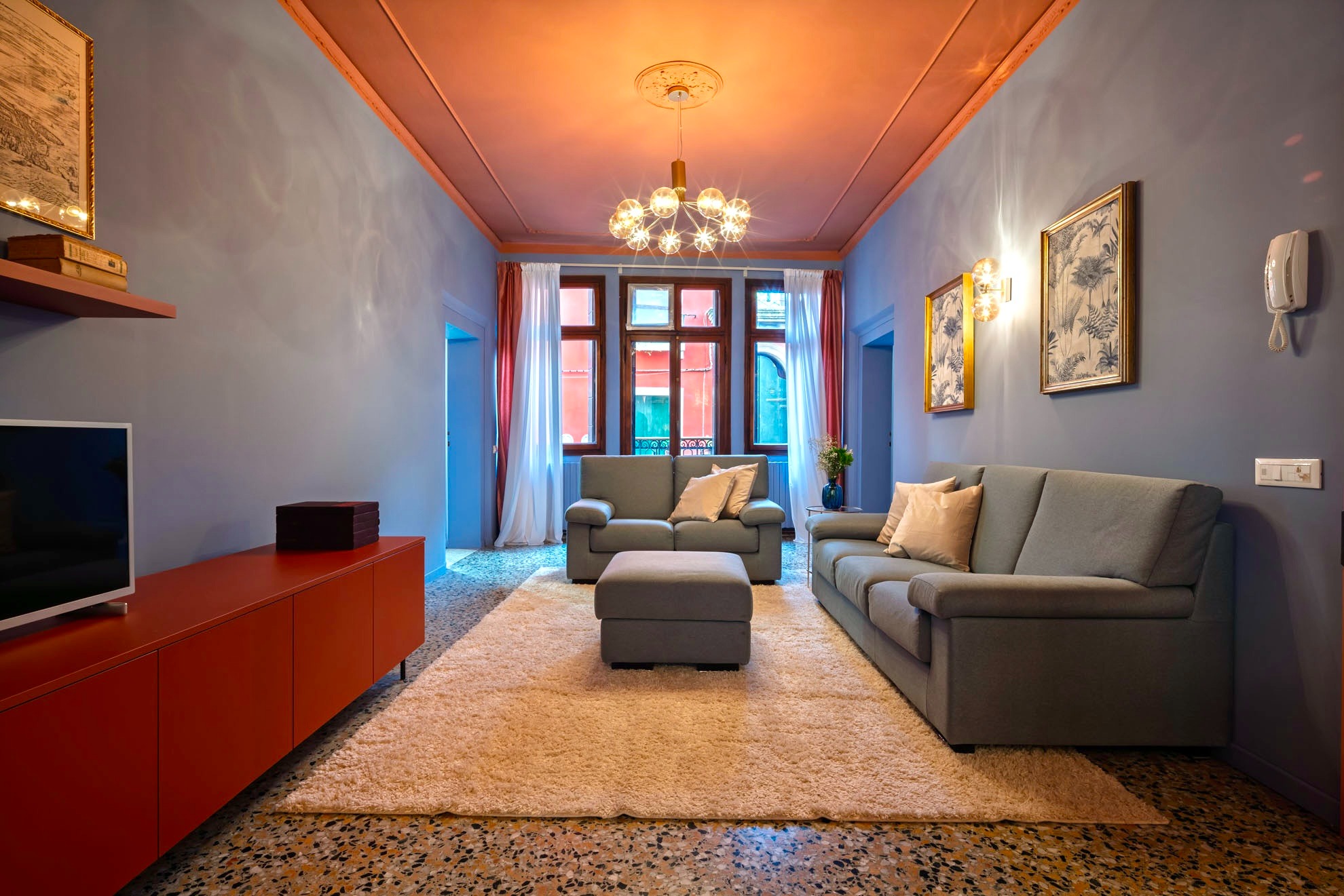 Villa Dorato Libellula Cannaregio: Luxury 2-Bedroom Apartment with Sea View and Spa, Venice Cannaregio
