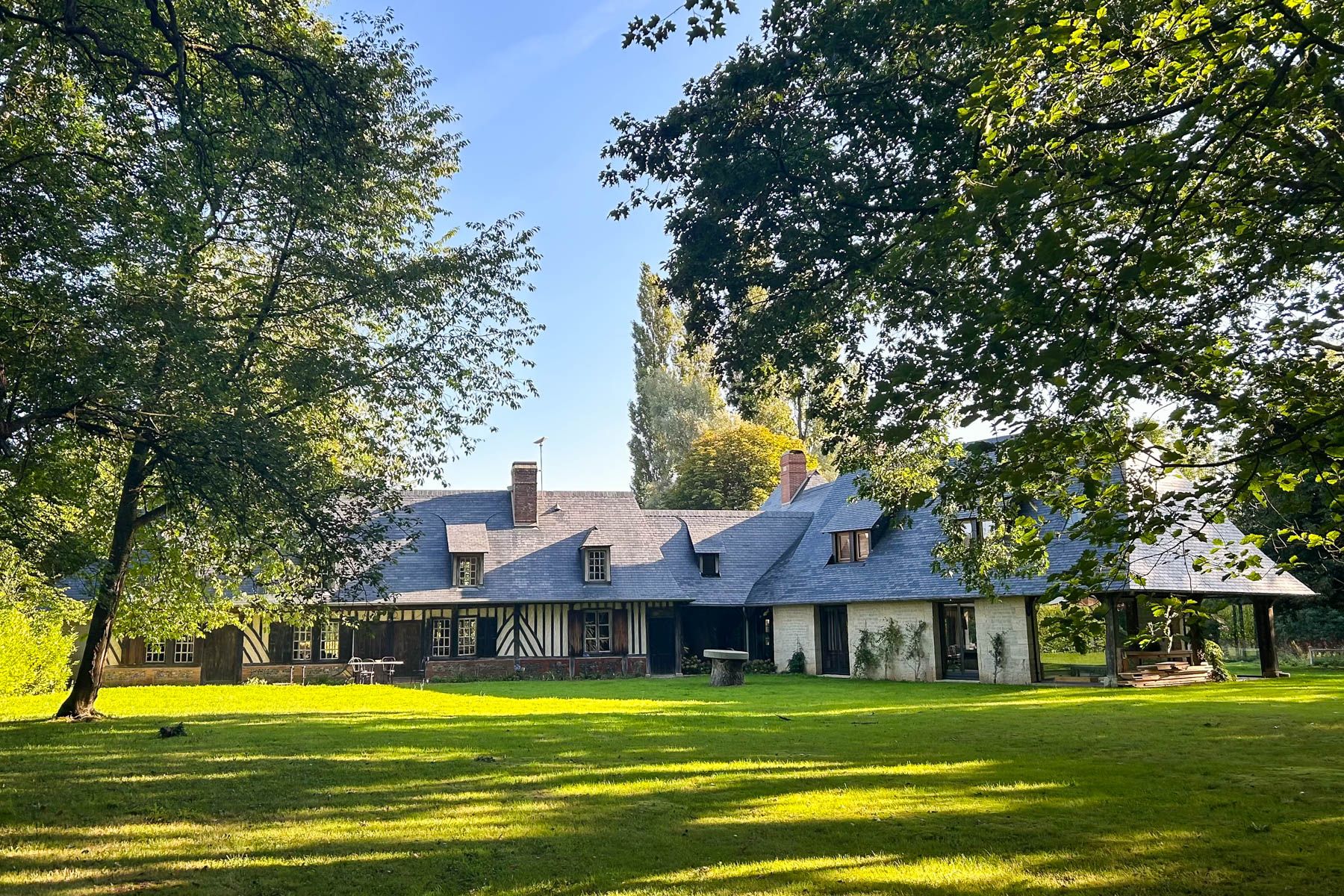 Villa Dorée Épaignes Normandie: 5-Bedroom Restored Longère with Spa & Tennis Court in Norman