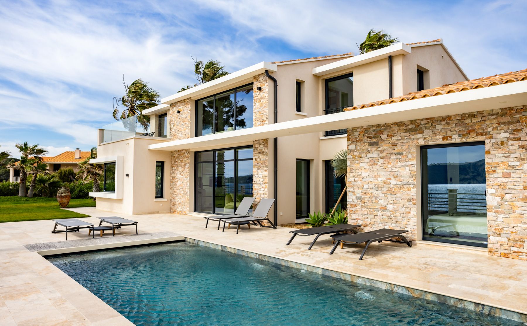 Villa Dorée Sablettes Toulon: 4-Bedroom Waterfront Villa with Heated Pool and Sea Views on