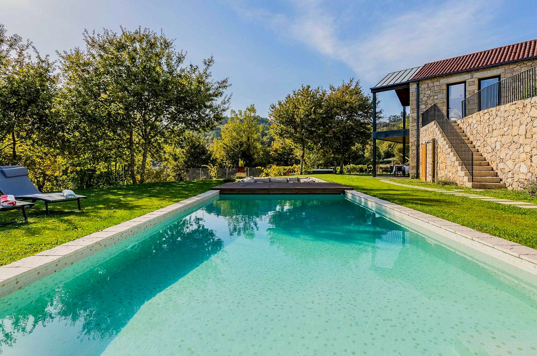 Villa Dourada Pinhão Douro: 4-Bedroom Heated Pool & Hot Tub Villa in Portugal’s Douro Va